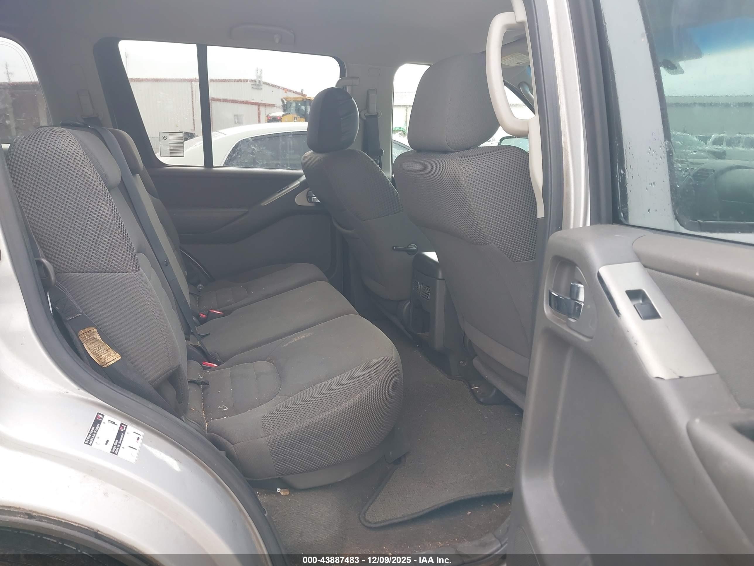 NISSAN PATHFINDER image 8