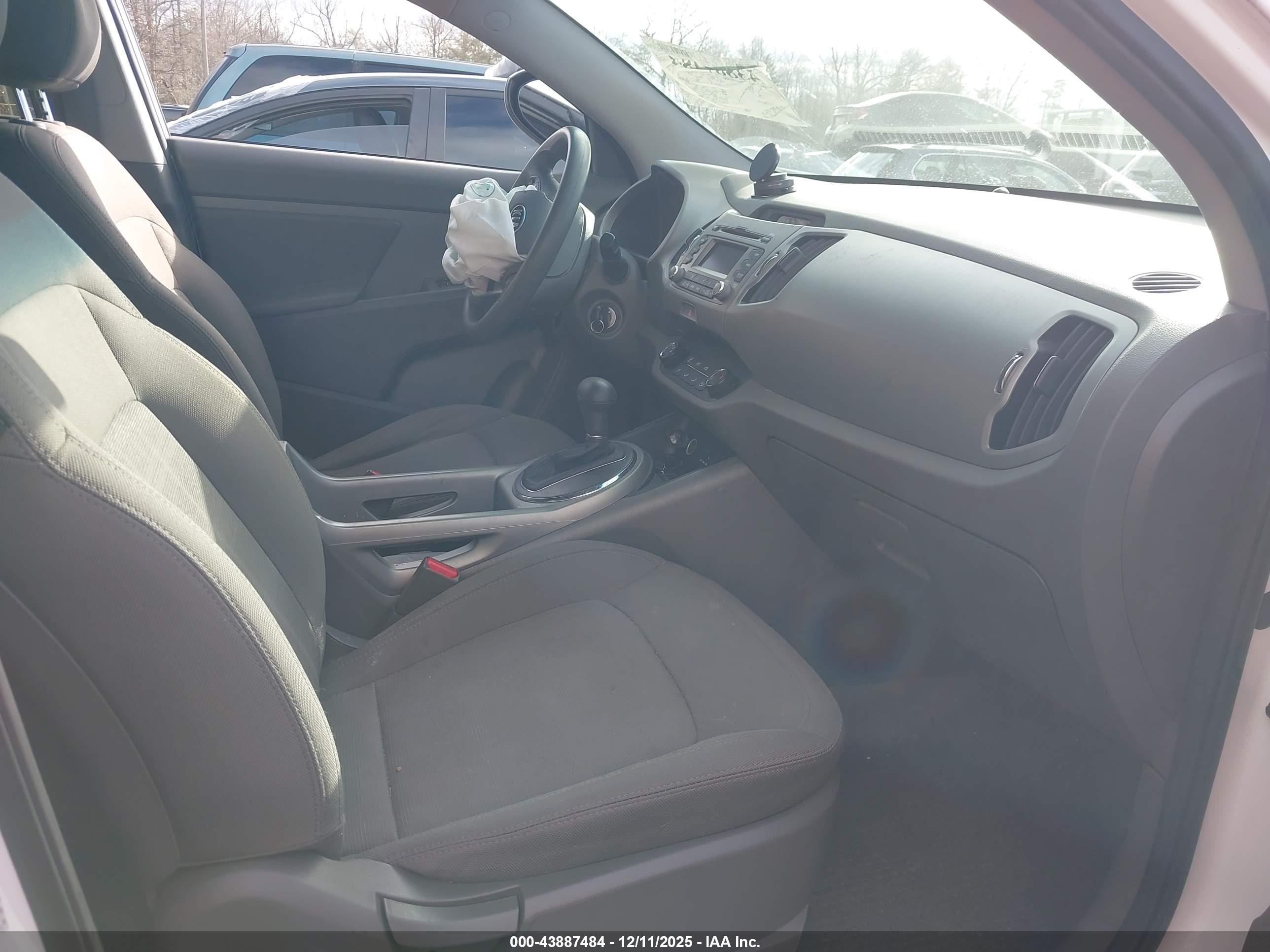 KIA SPORTAGE image 5