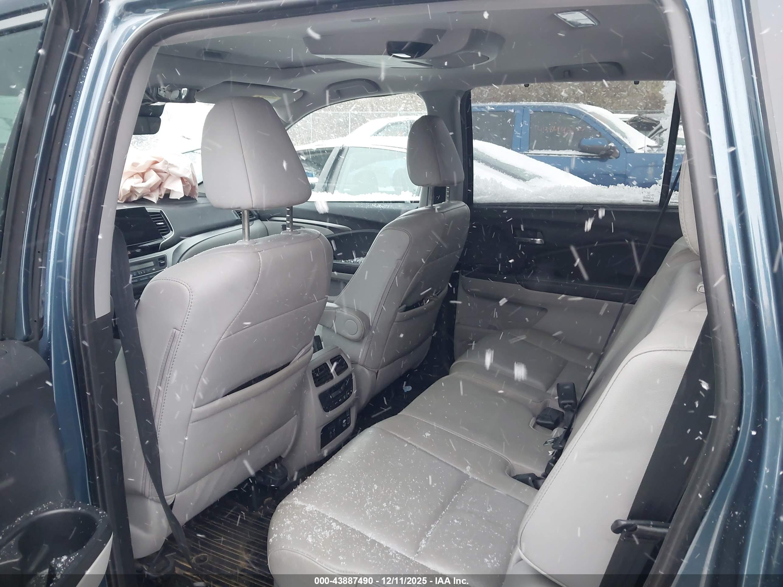 HONDA PILOT image 8
