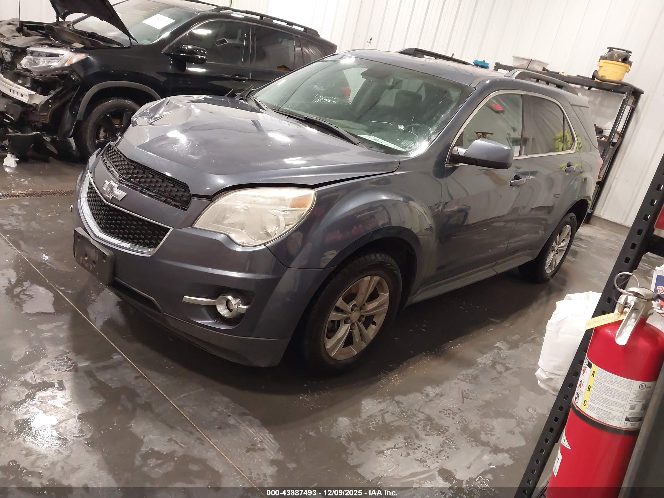 CHEVROLET EQUINOX image 2