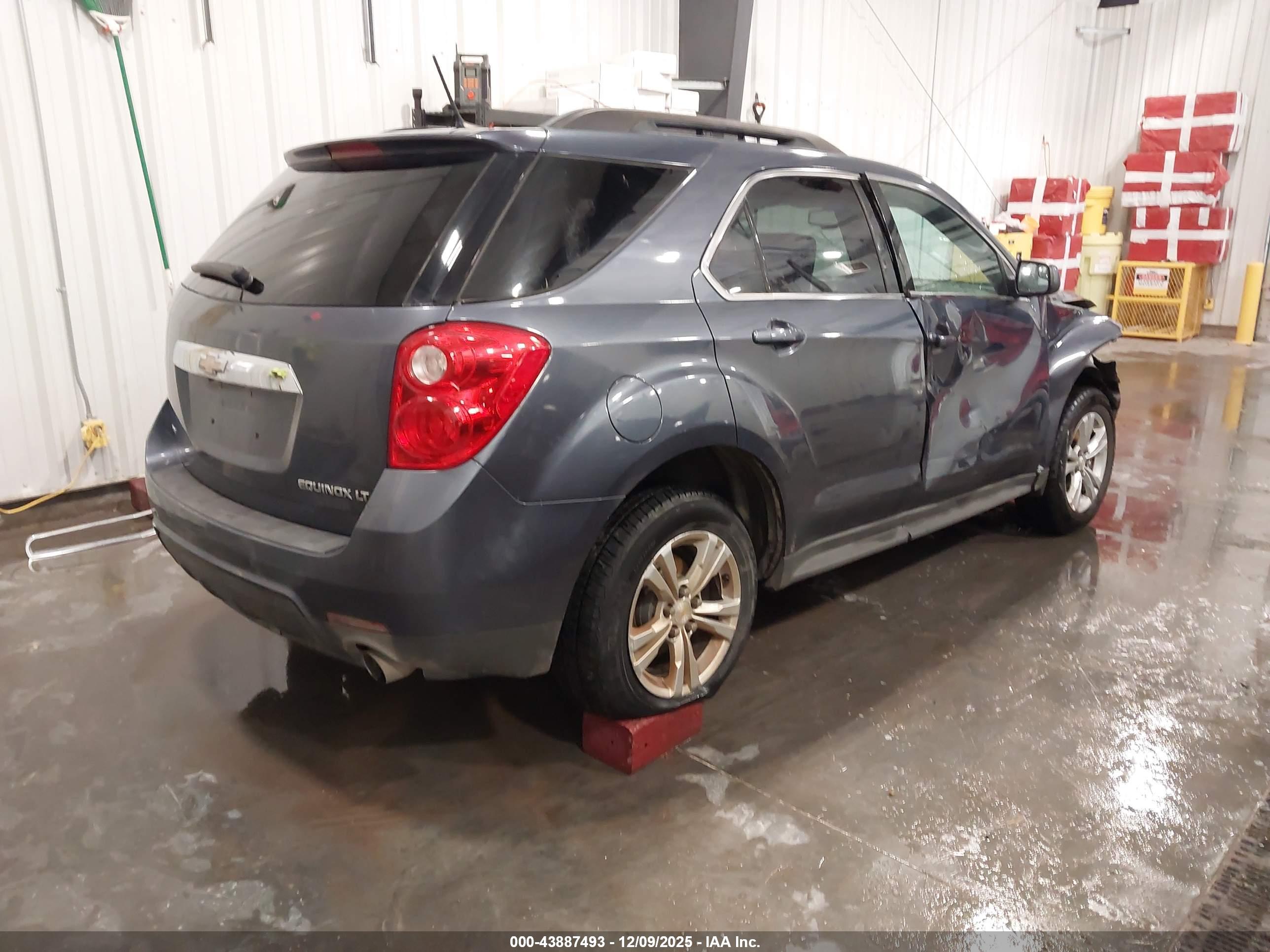 CHEVROLET EQUINOX image 4