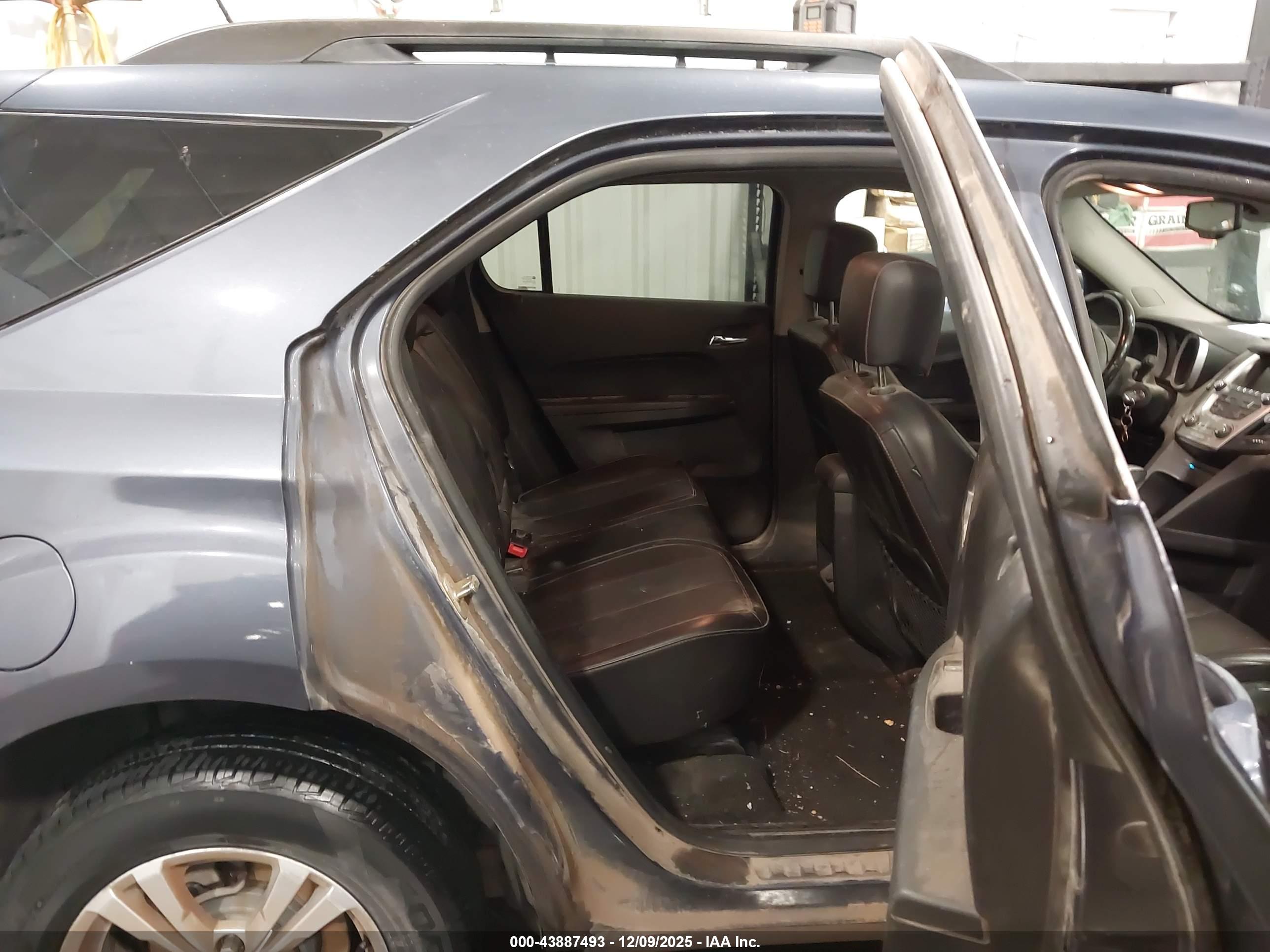 CHEVROLET EQUINOX image 8