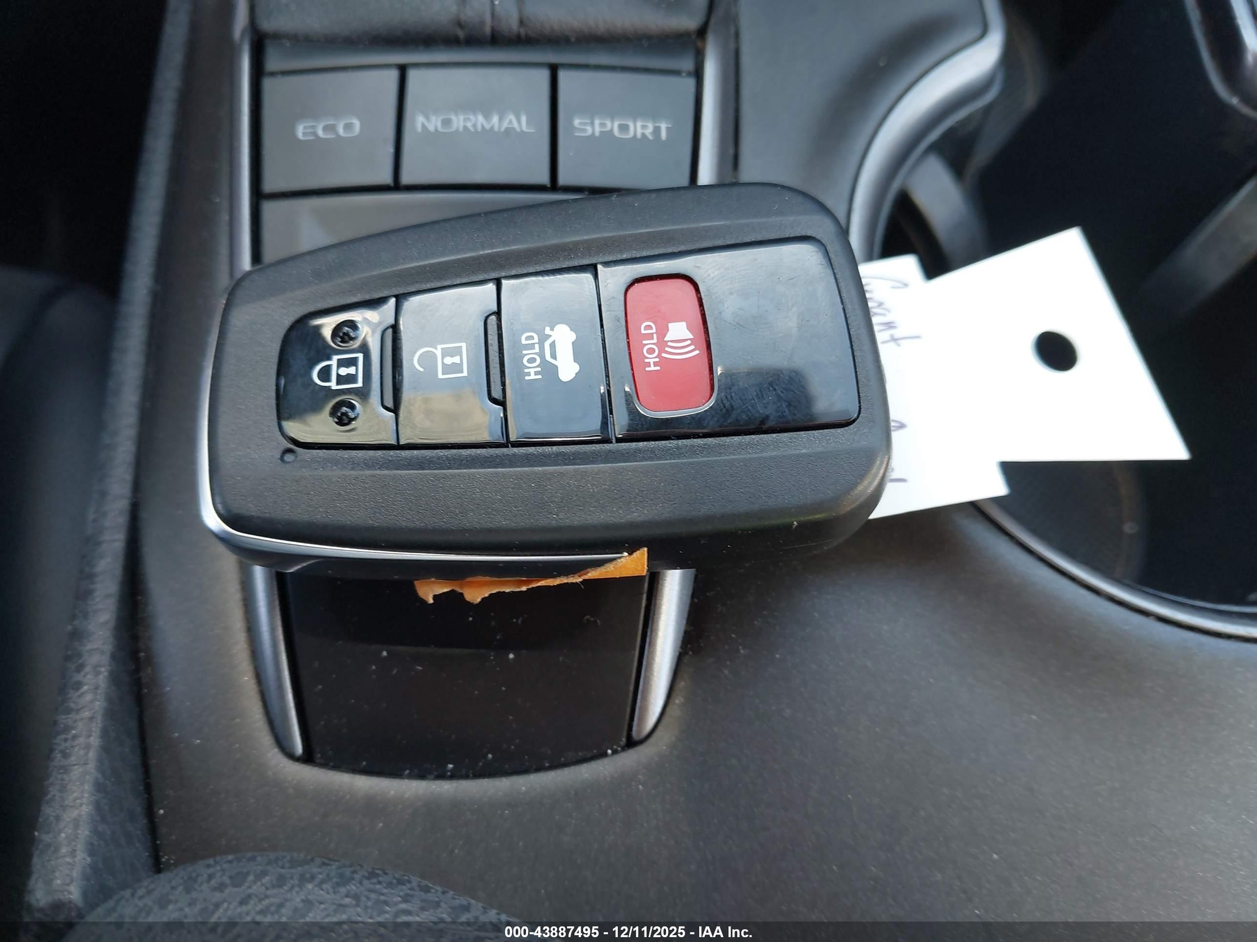 TOYOTA CAMRY image 11