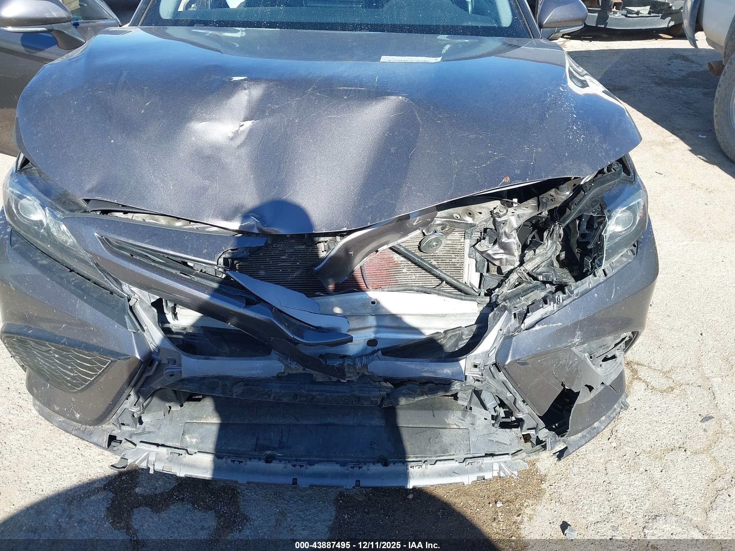 TOYOTA CAMRY image 6