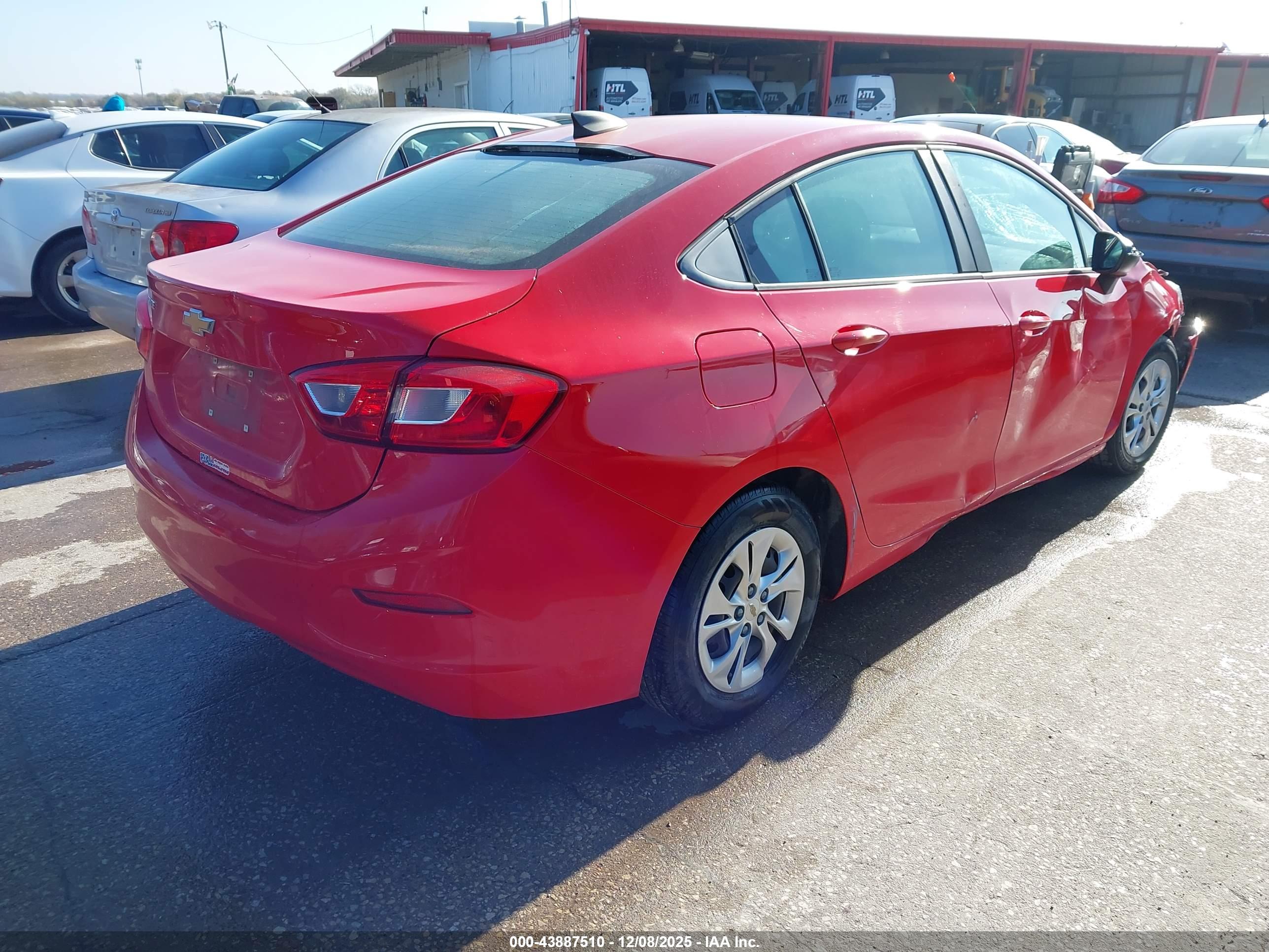 CHEVROLET CRUZE image 4