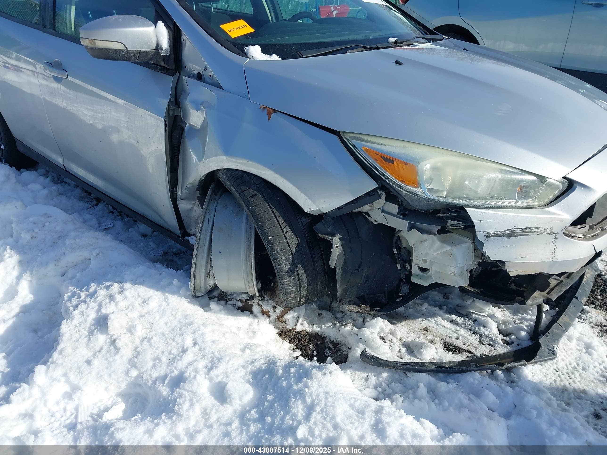 FORD FOCUS image 6