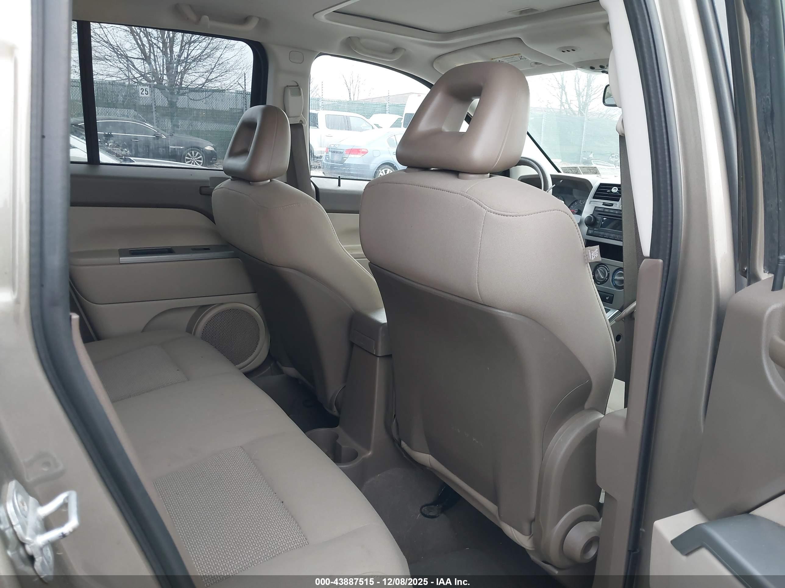 JEEP COMPASS image 8