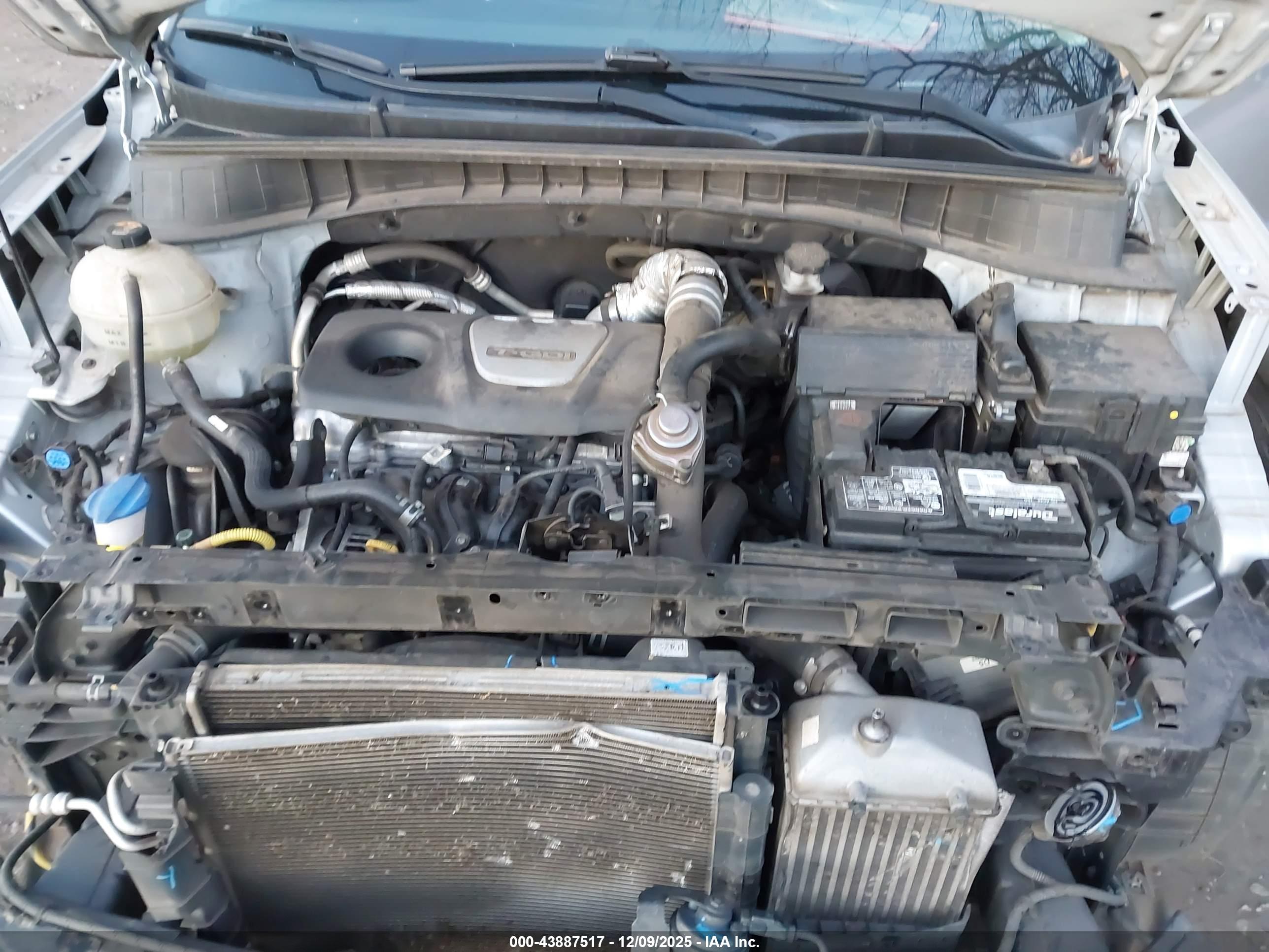 HYUNDAI TUCSON image 10