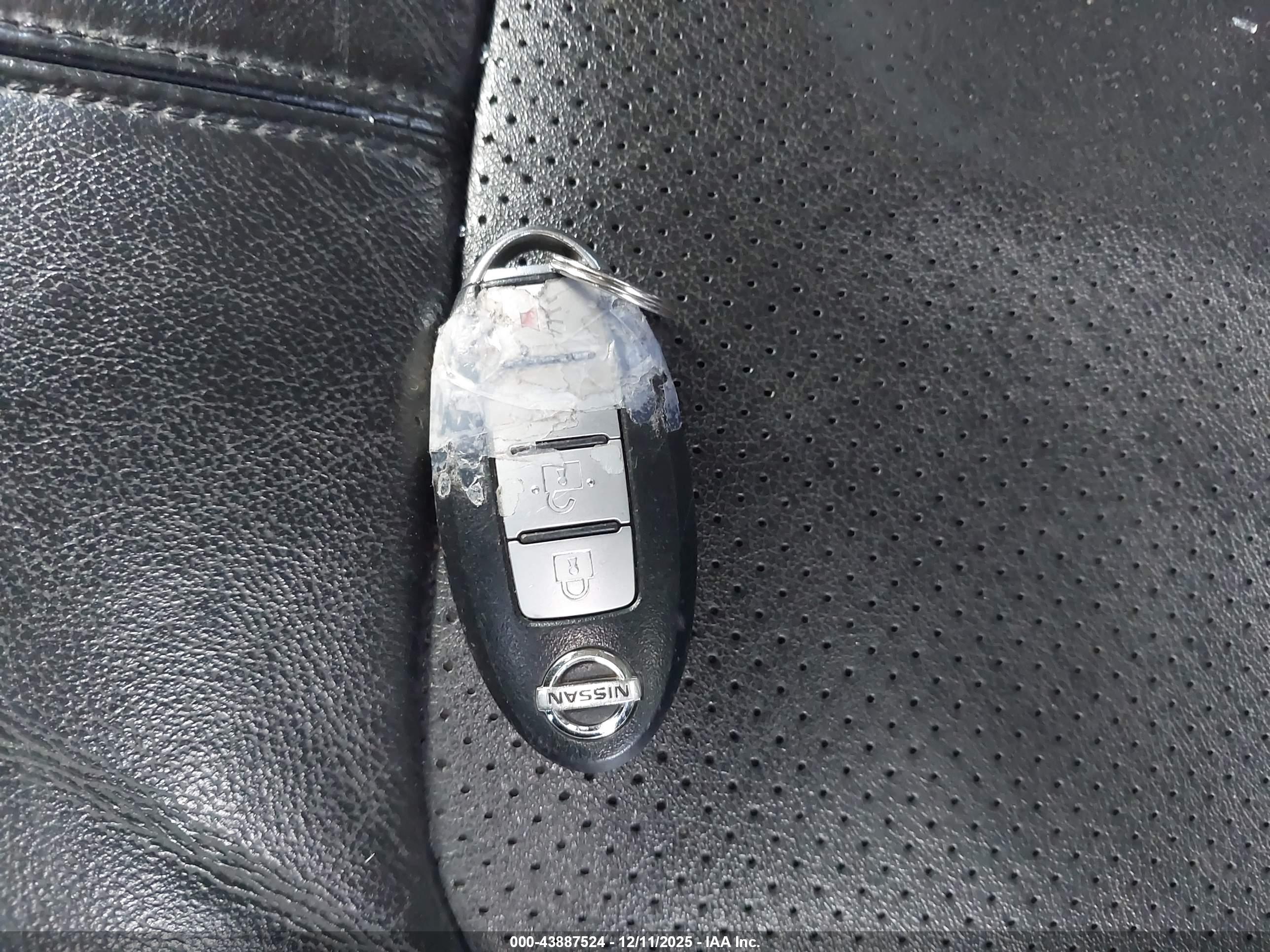 NISSAN MURANO image 11