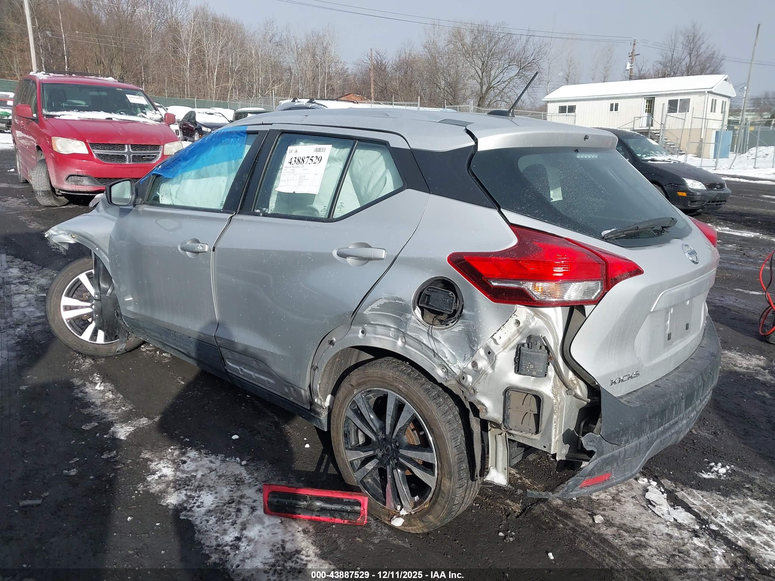 NISSAN KICKS image 3