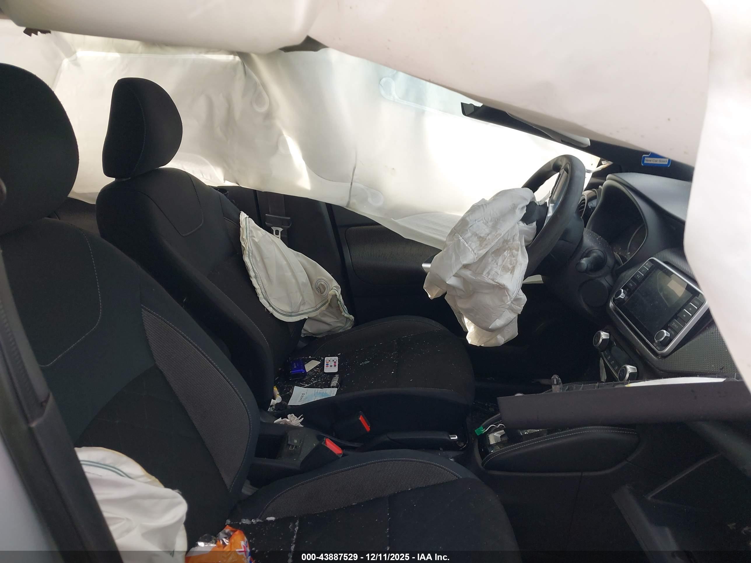 NISSAN KICKS image 5