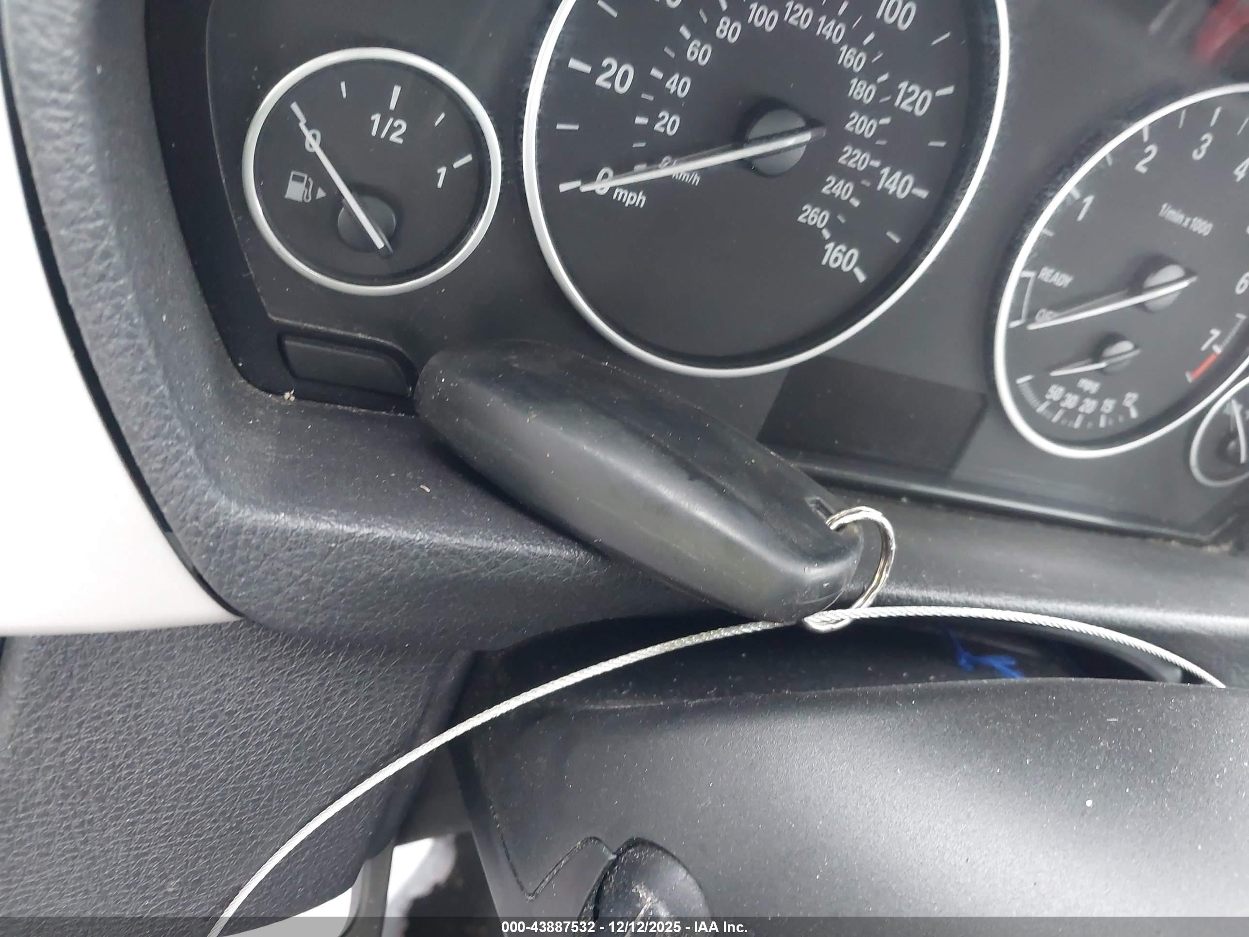 BMW 320I image 11