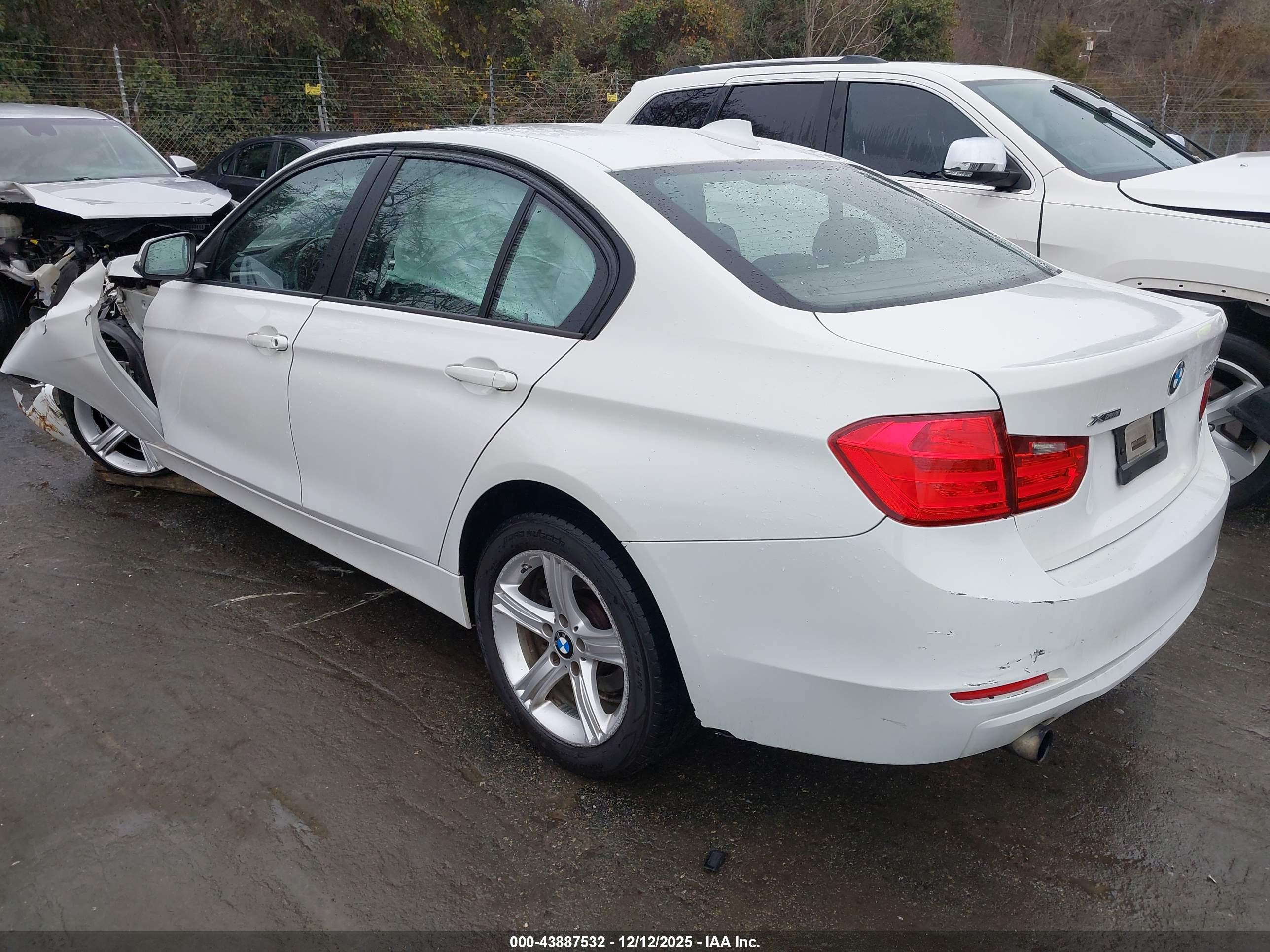 BMW 320I image 3
