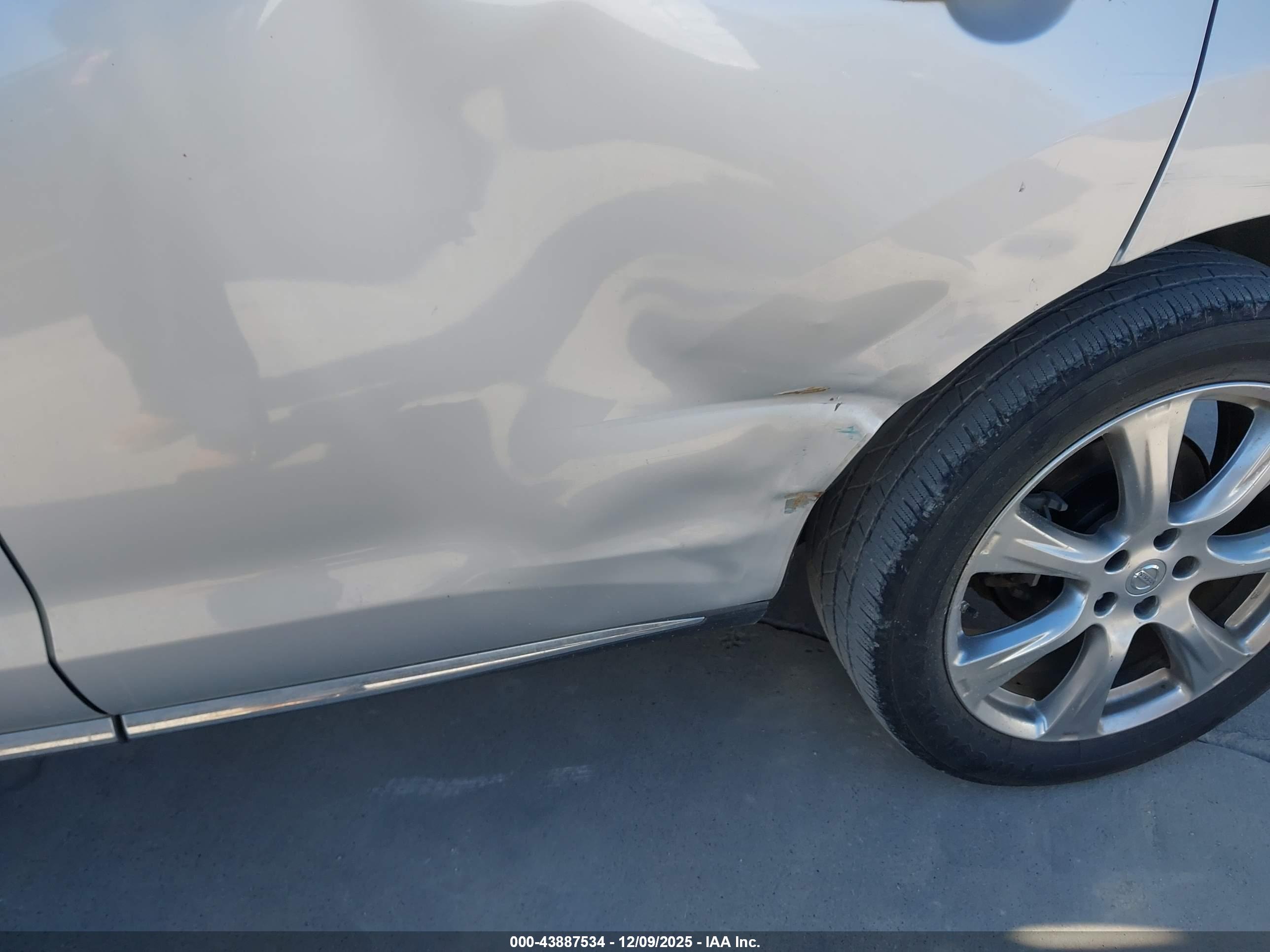 NISSAN MURANO image 6