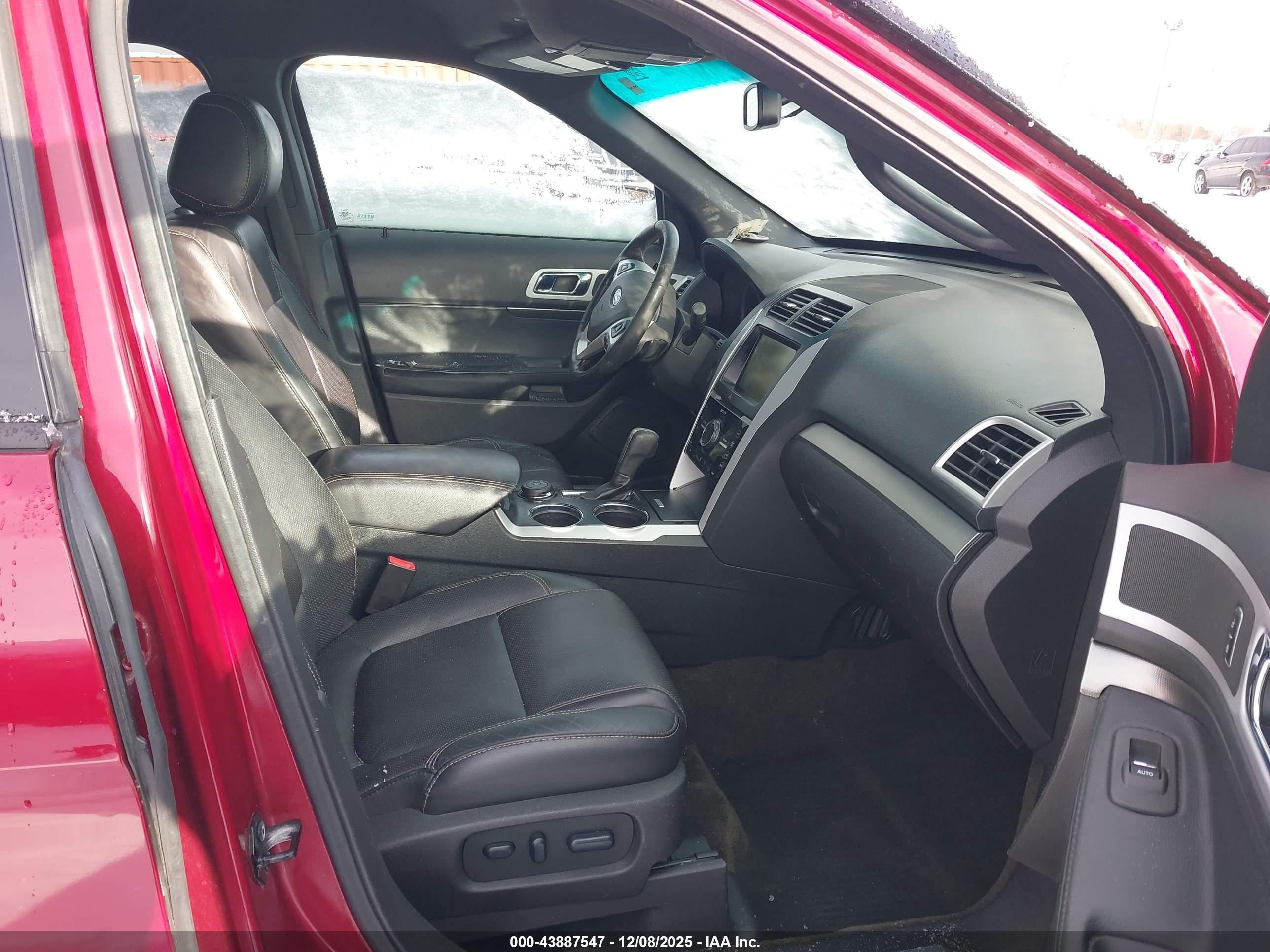 FORD EXPLORER image 5