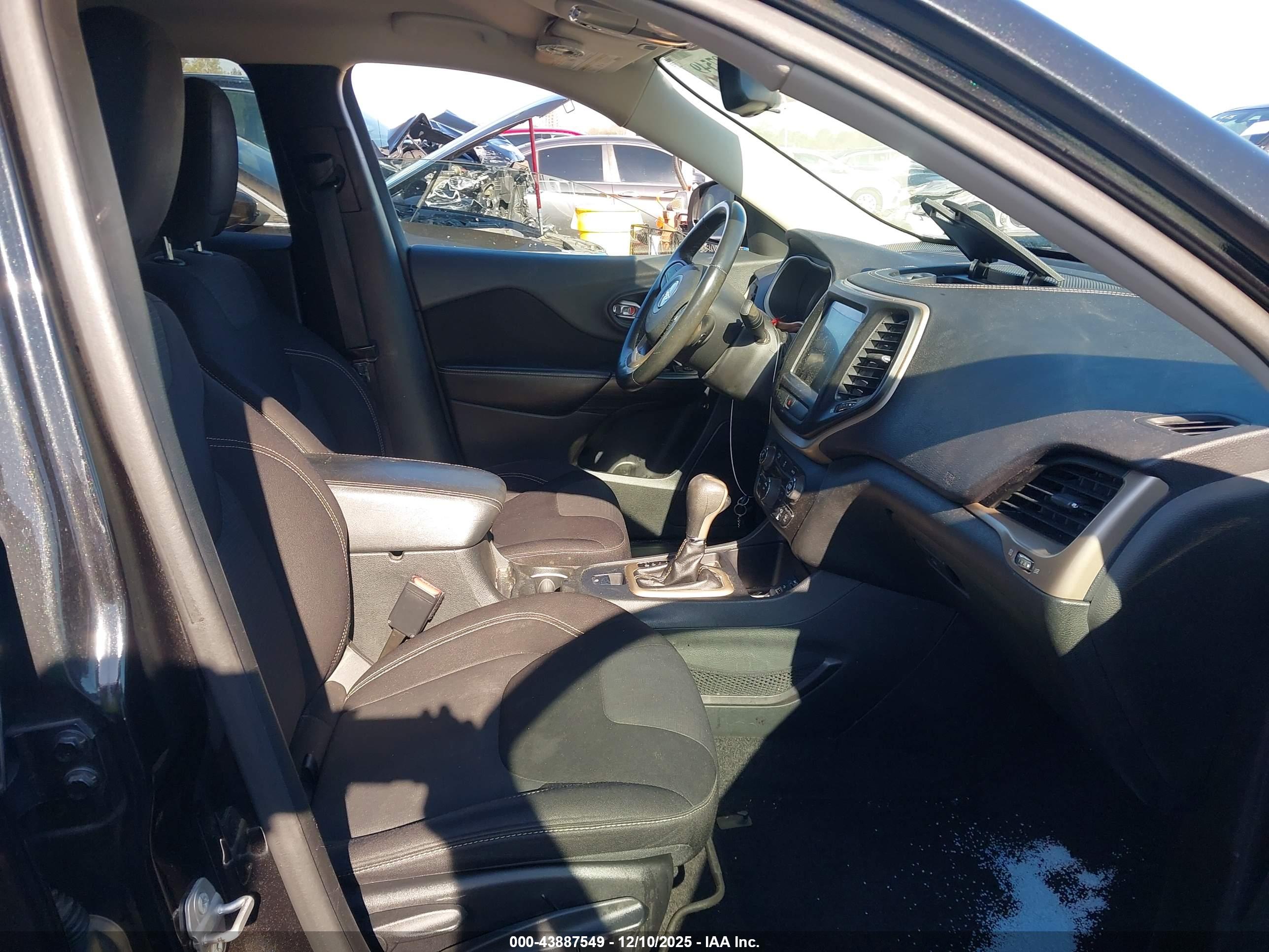 JEEP CHEROKEE image 5