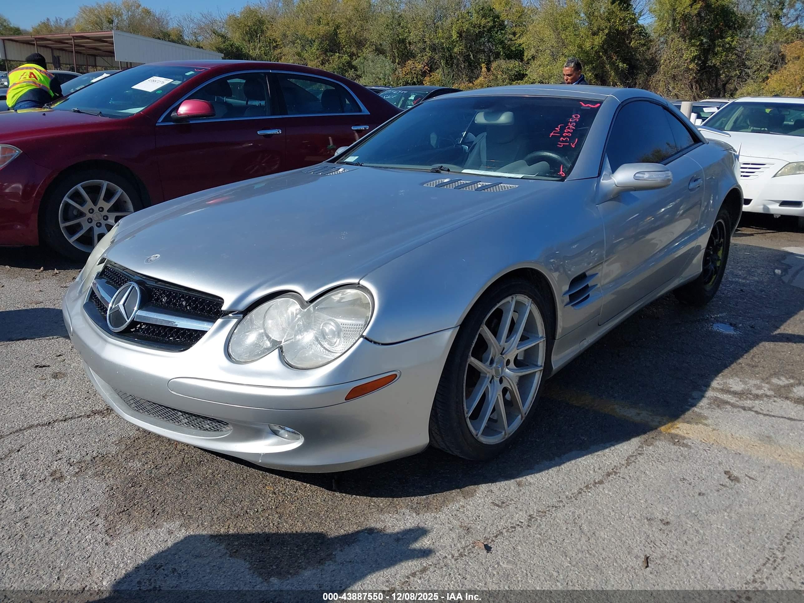 MERCEDES-BENZ SL image 2