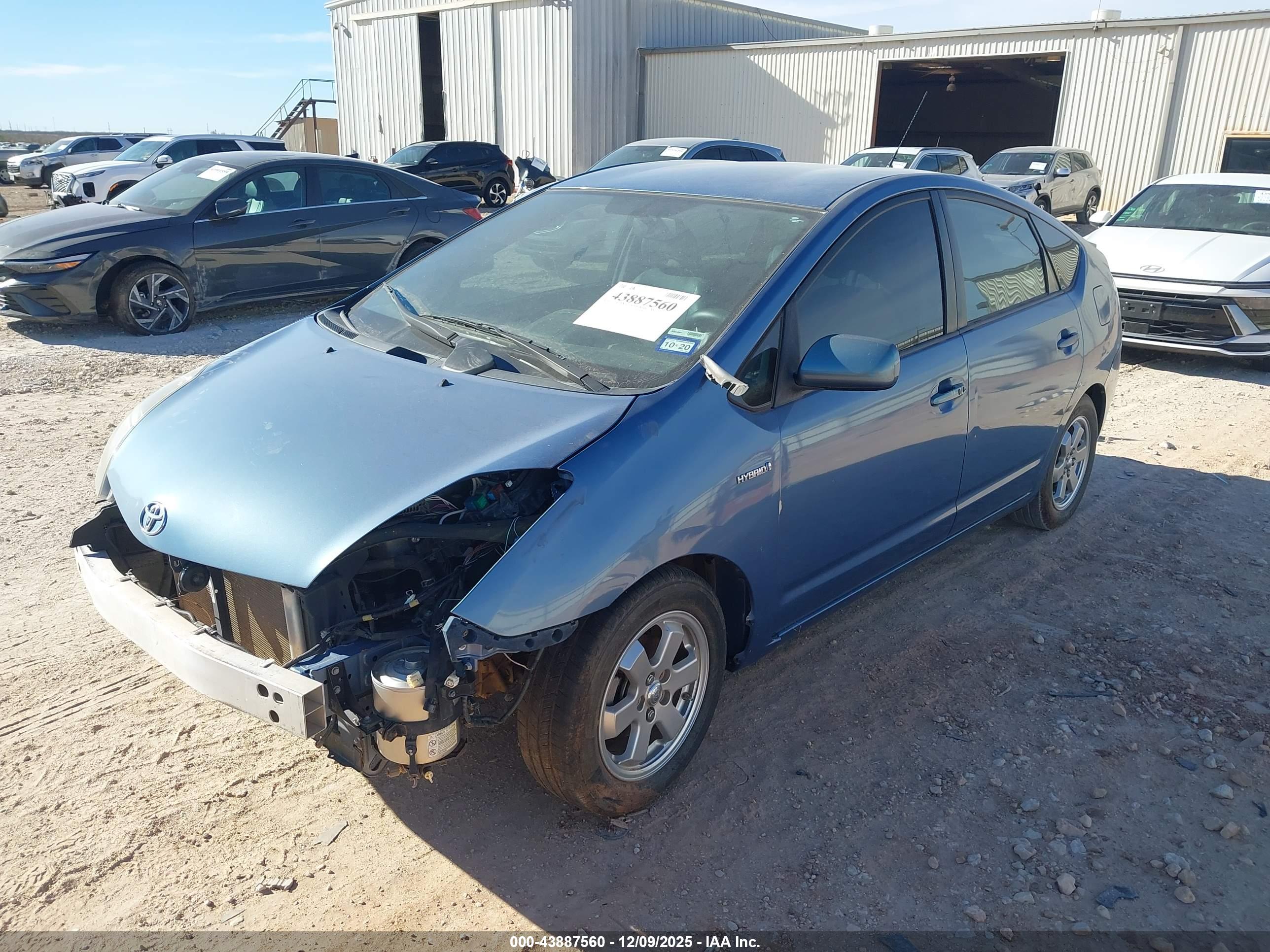 TOYOTA PRIUS image 2