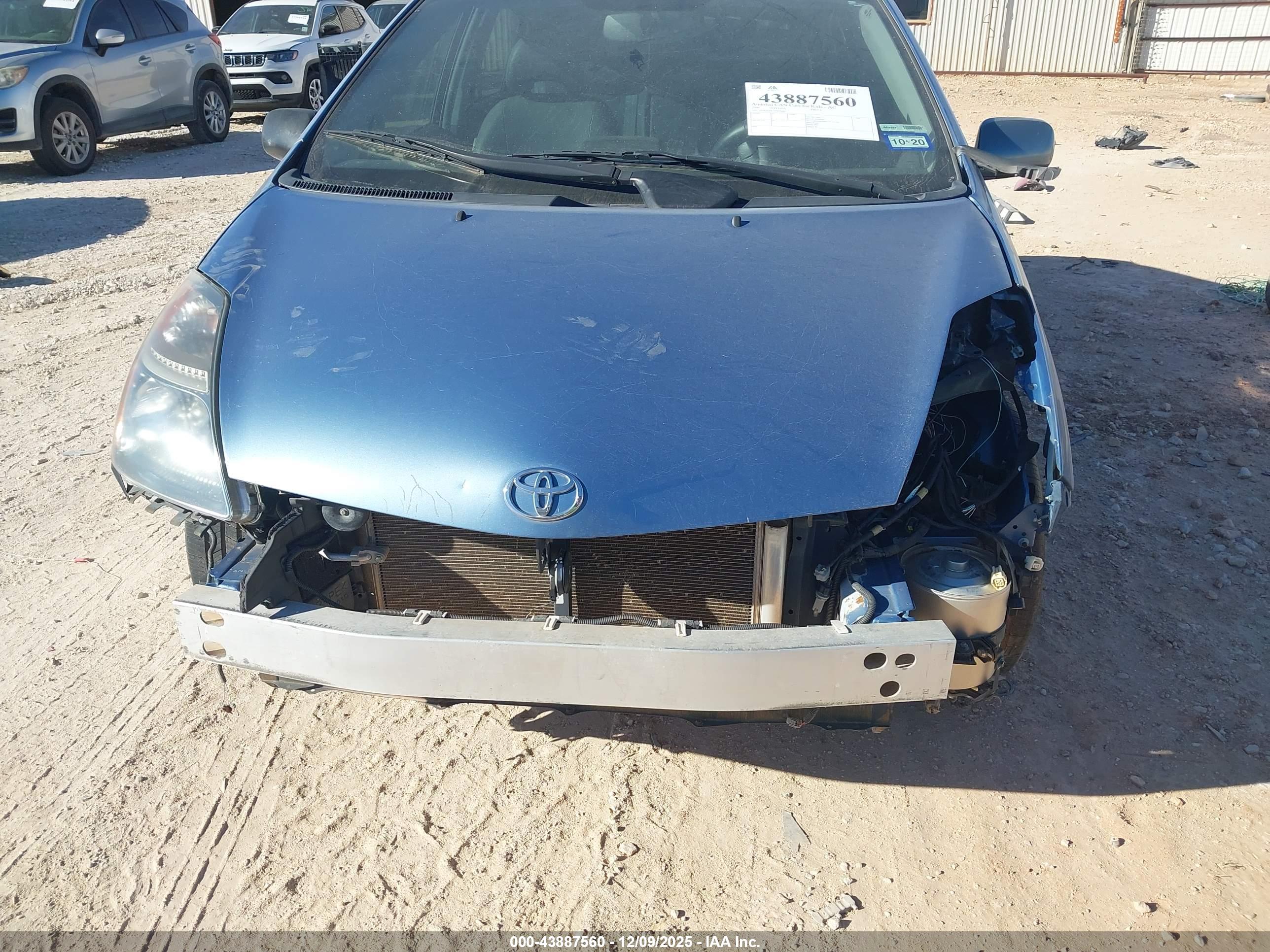 TOYOTA PRIUS image 6