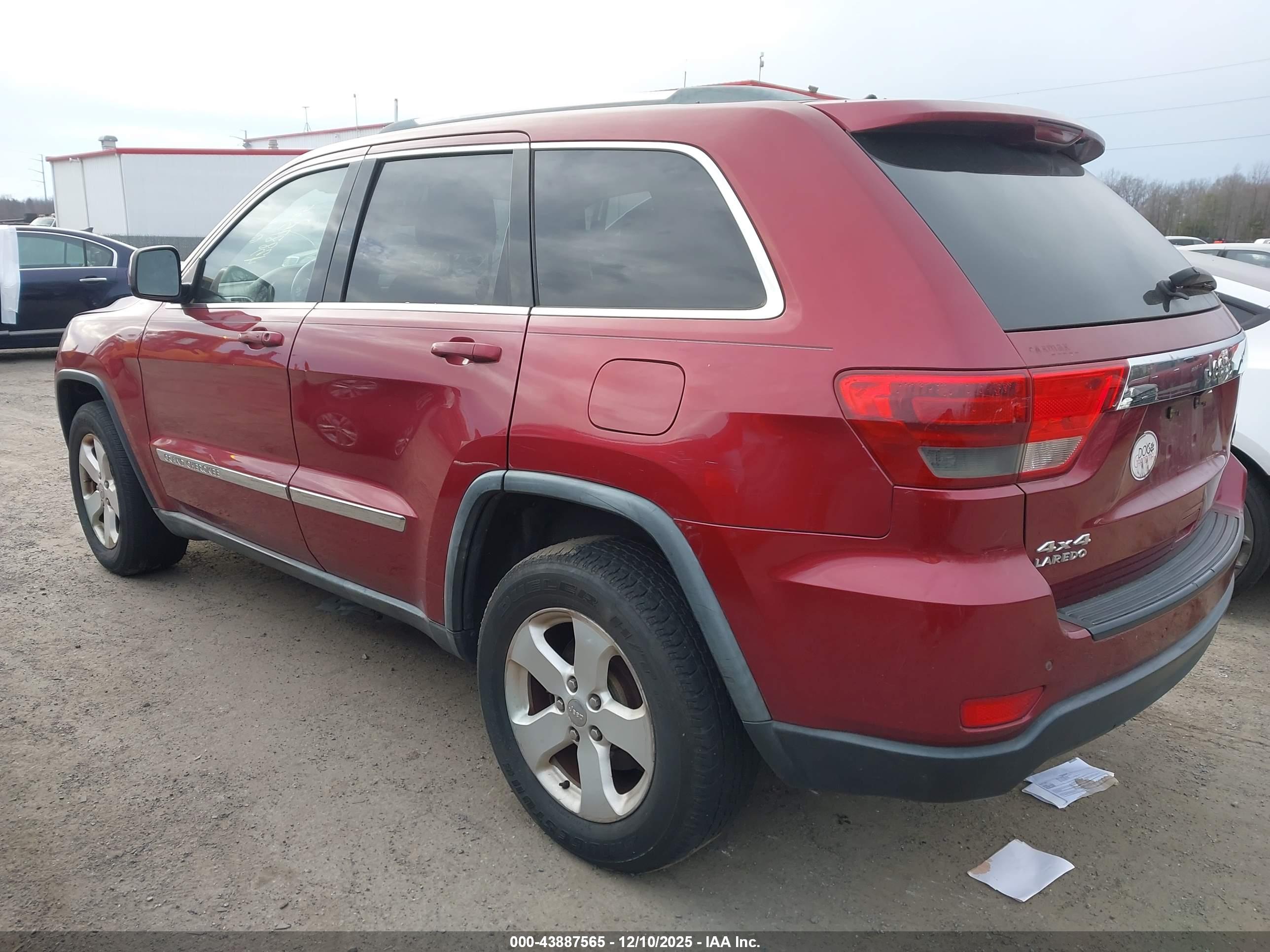 JEEP GRAND image 3