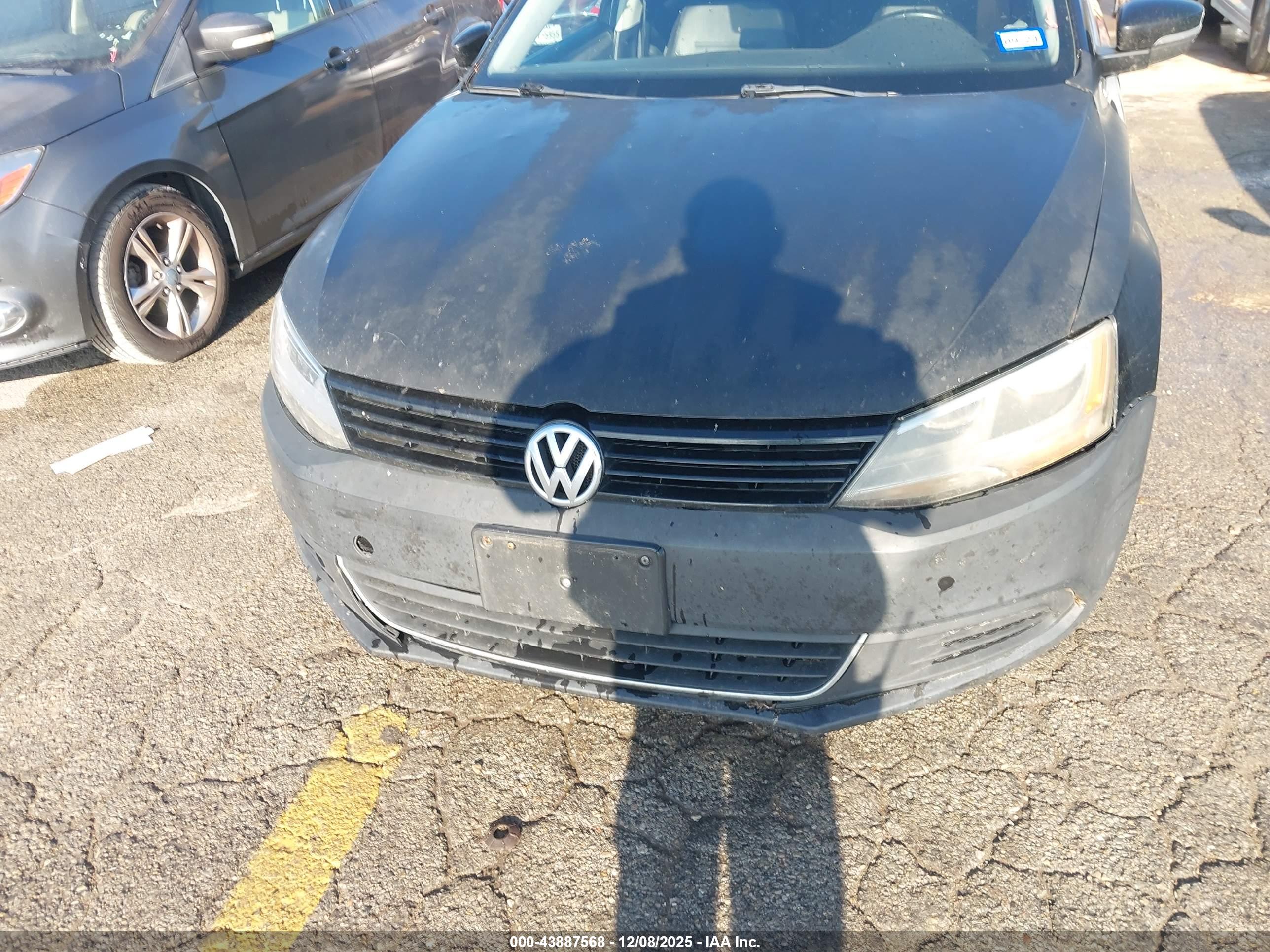 VOLKSWAGEN JETTA image 6