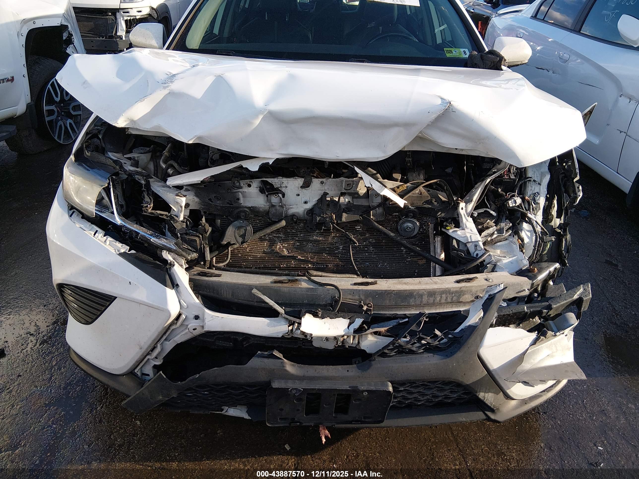 TOYOTA CAMRY image 6