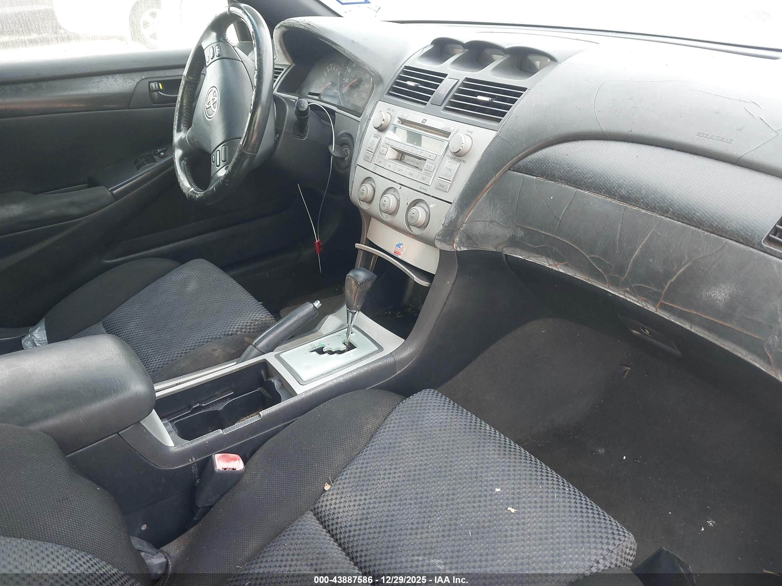 TOYOTA CAMRY image 5