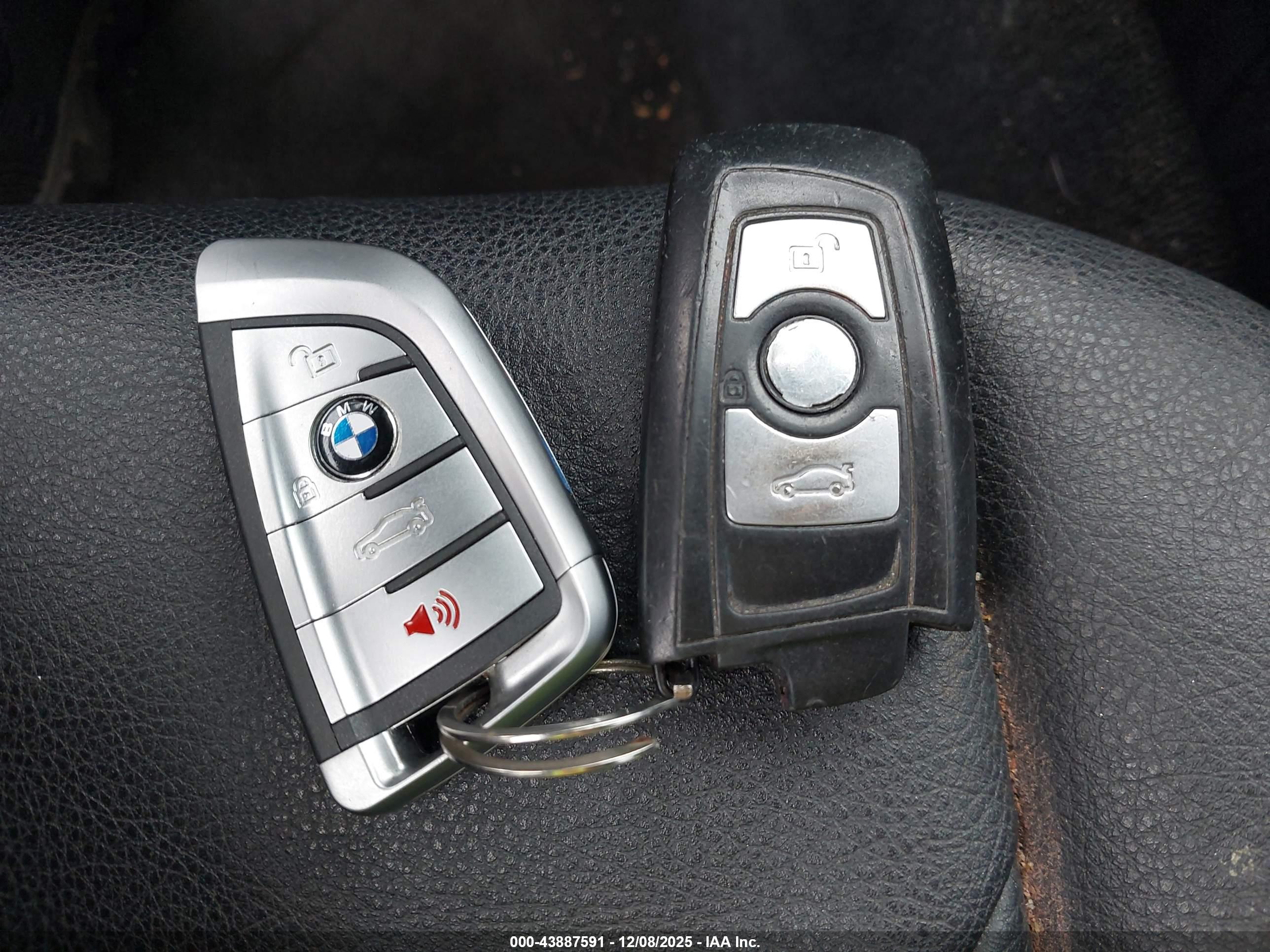 BMW 320I image 11