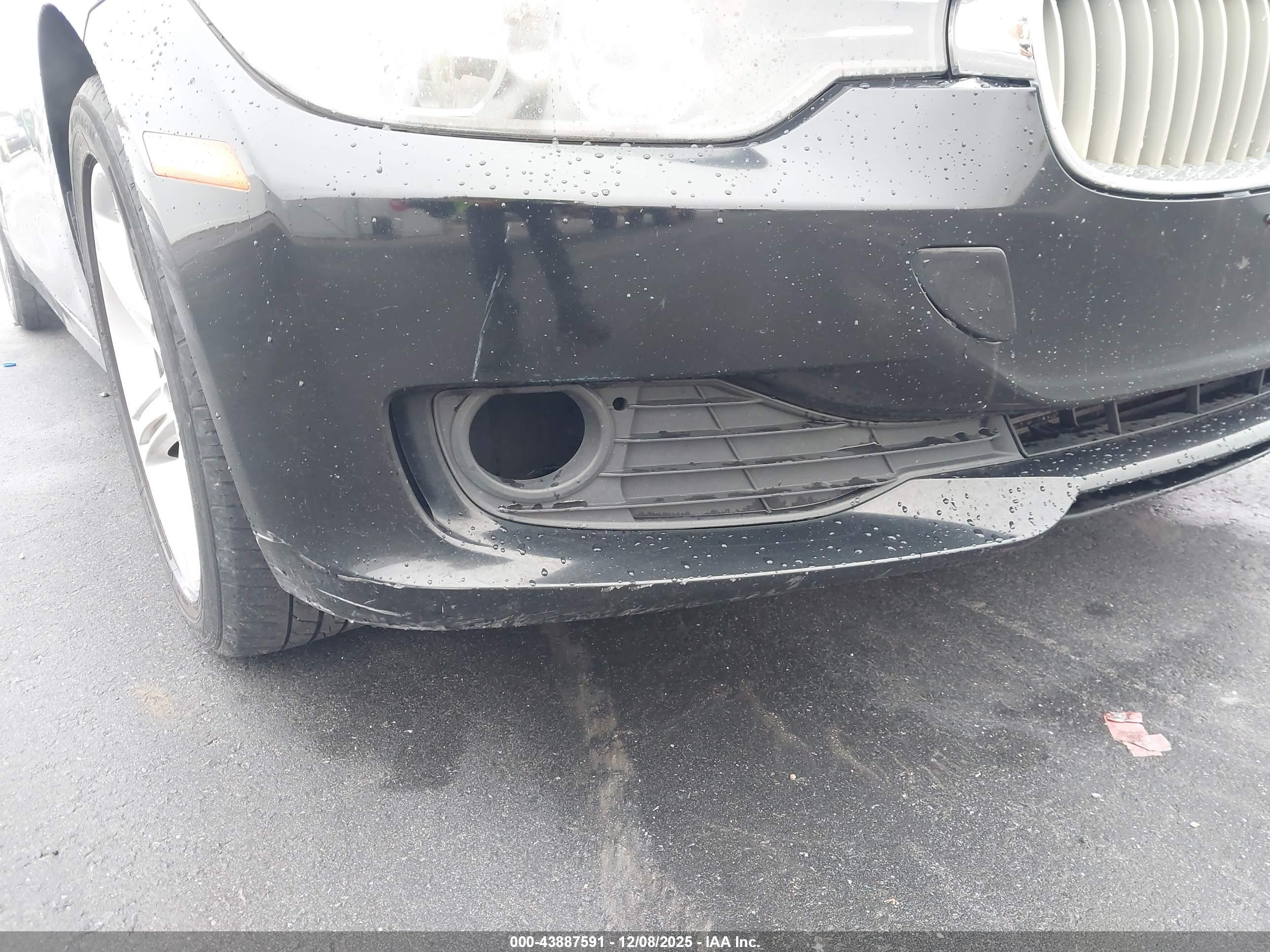 BMW 320I image 6