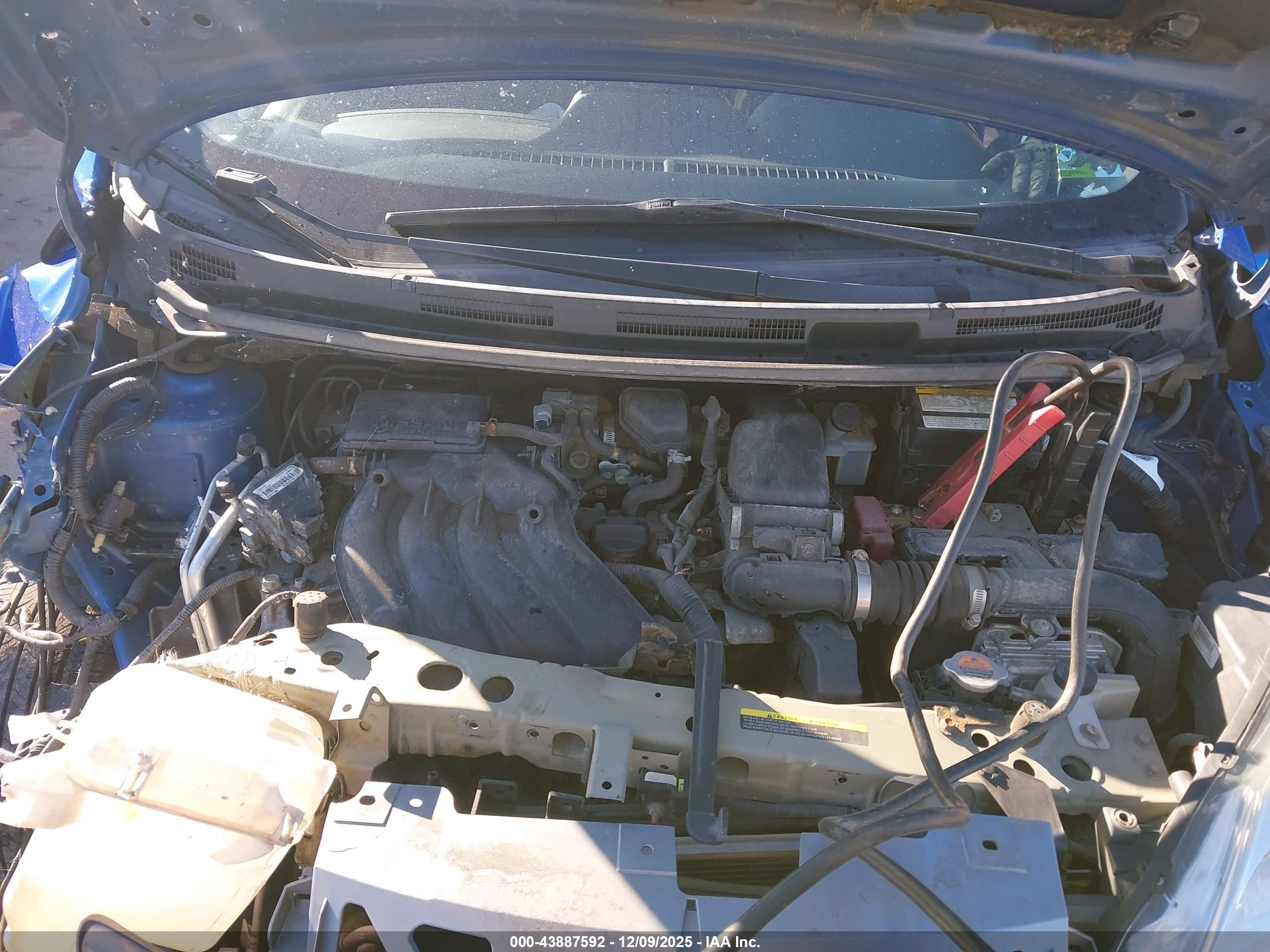 NISSAN VERSA image 10