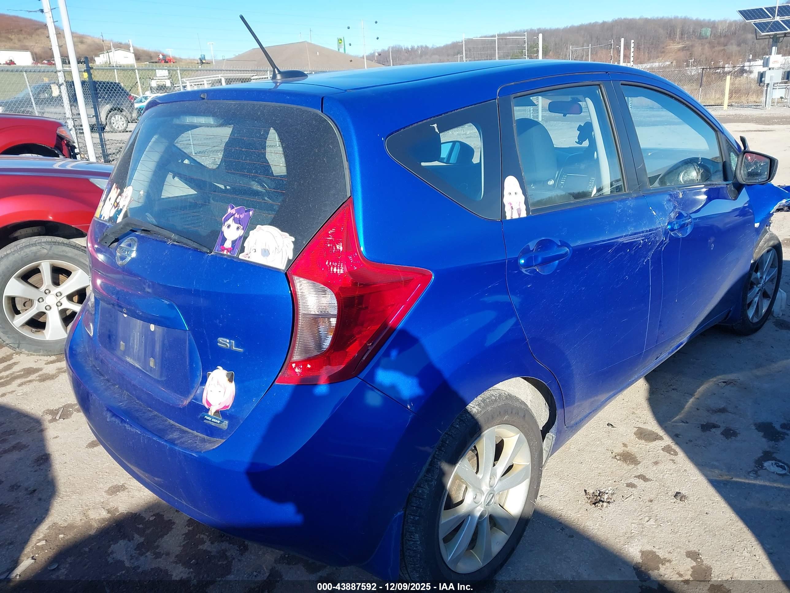 NISSAN VERSA image 4