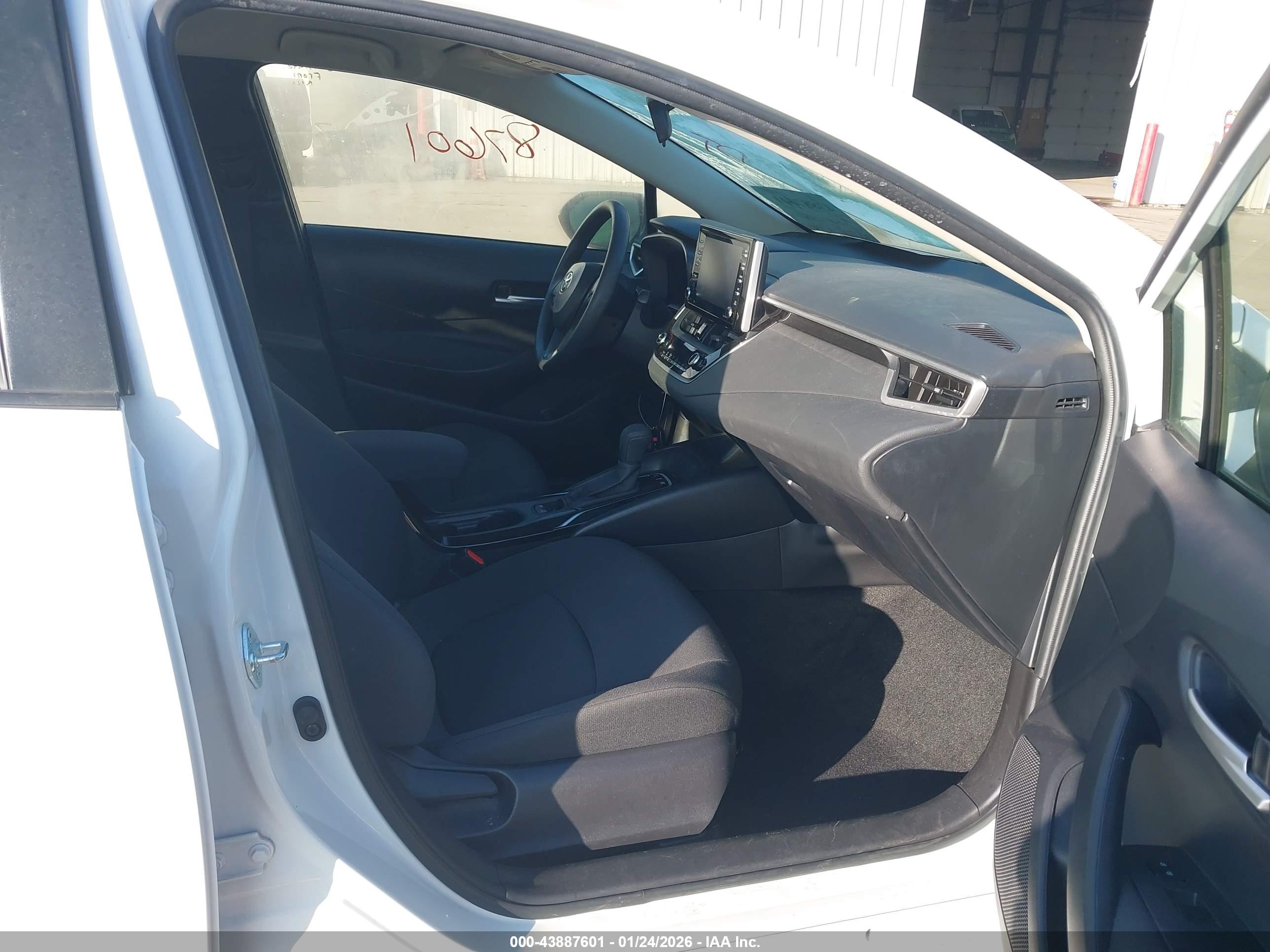 TOYOTA COROLLA image 5