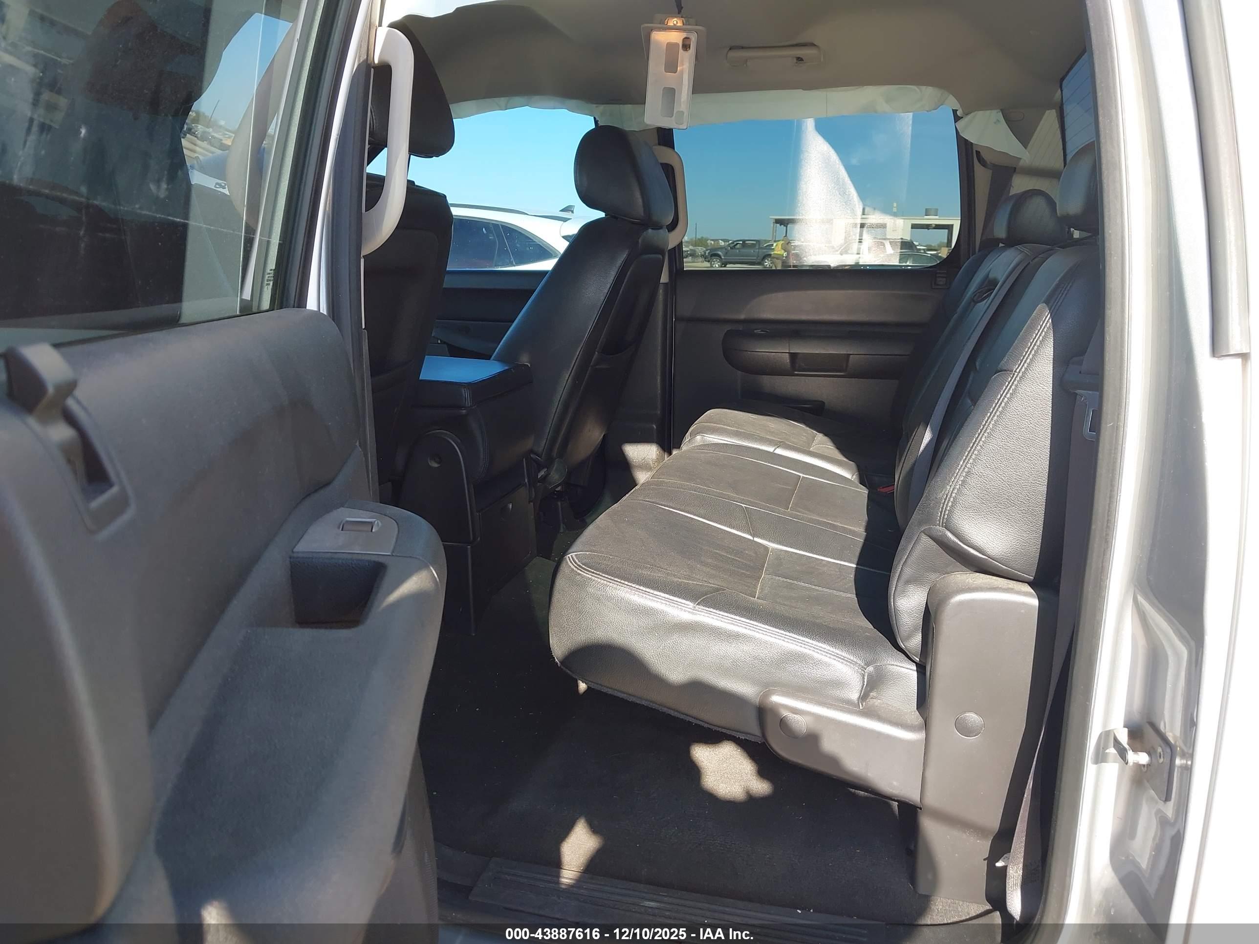 GMC SIERRA image 8