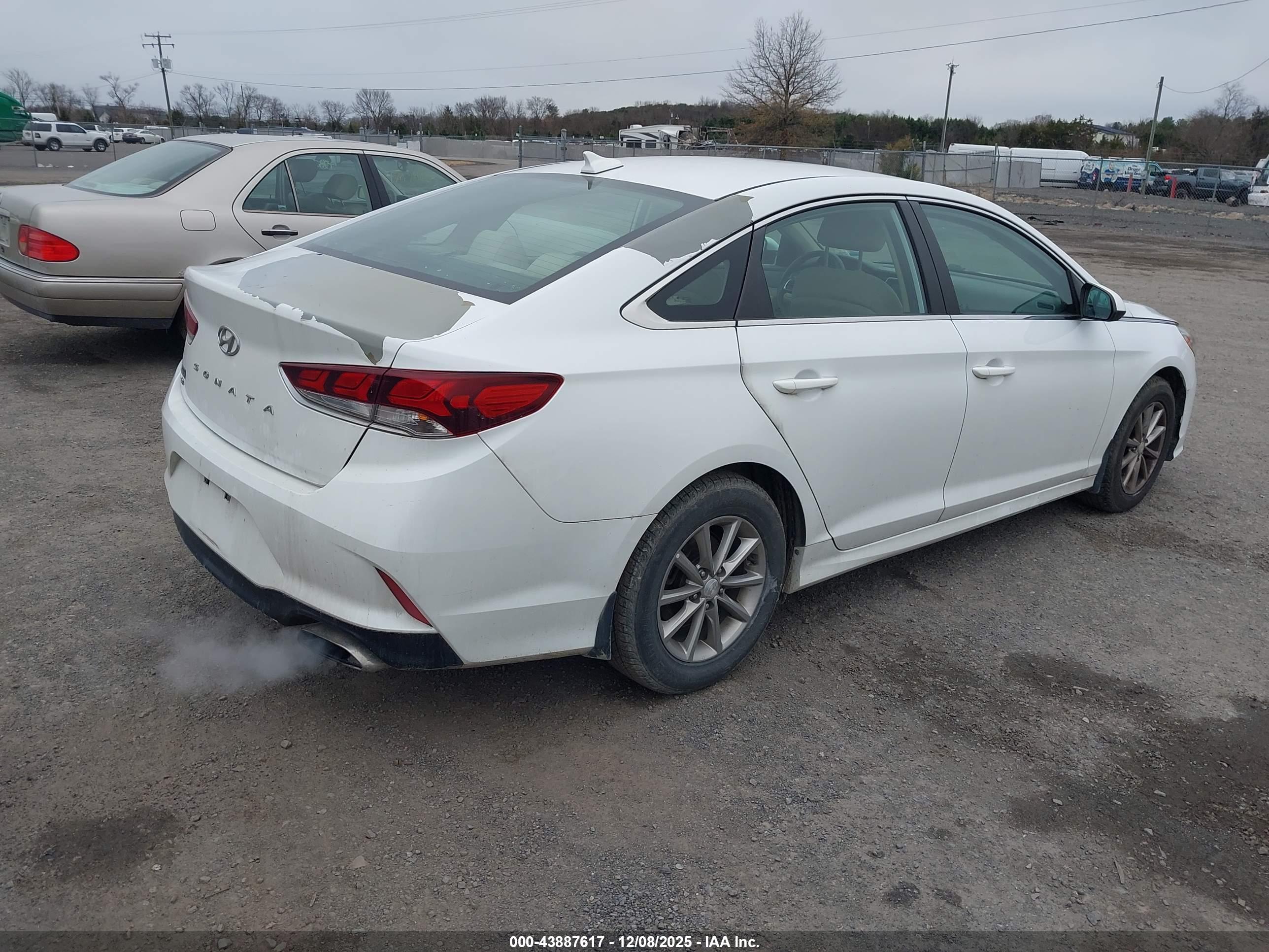 HYUNDAI SONATA image 4