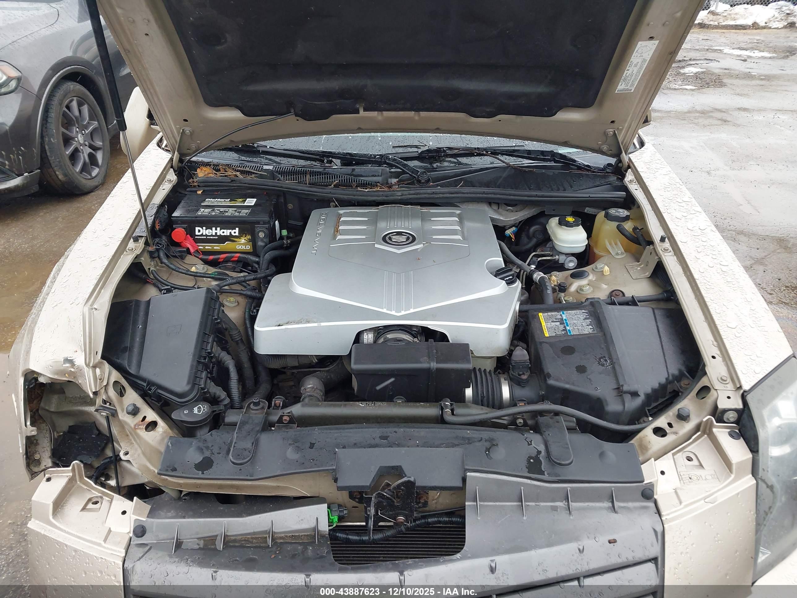 CADILLAC CTS image 10