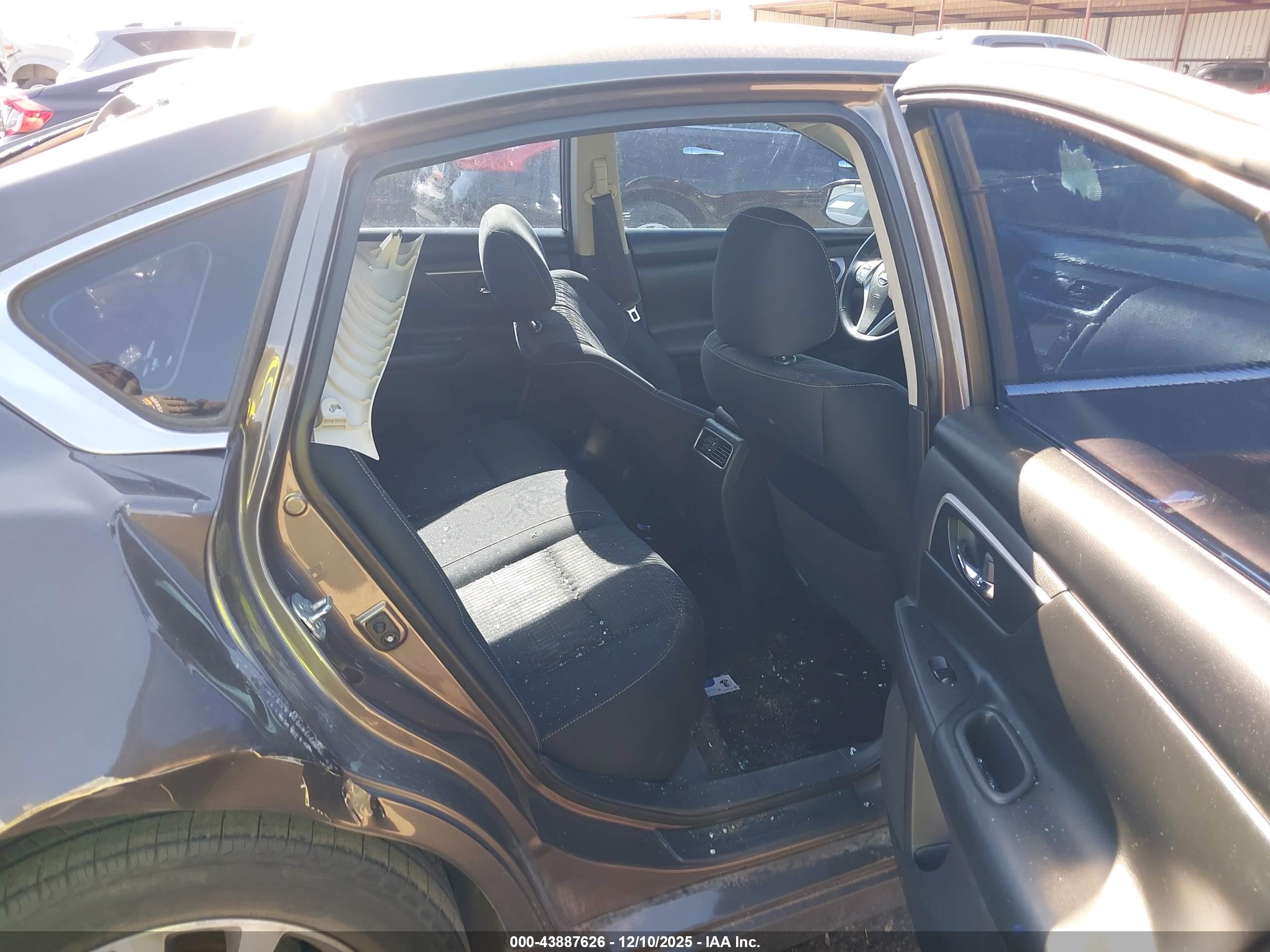 NISSAN ALTIMA image 8