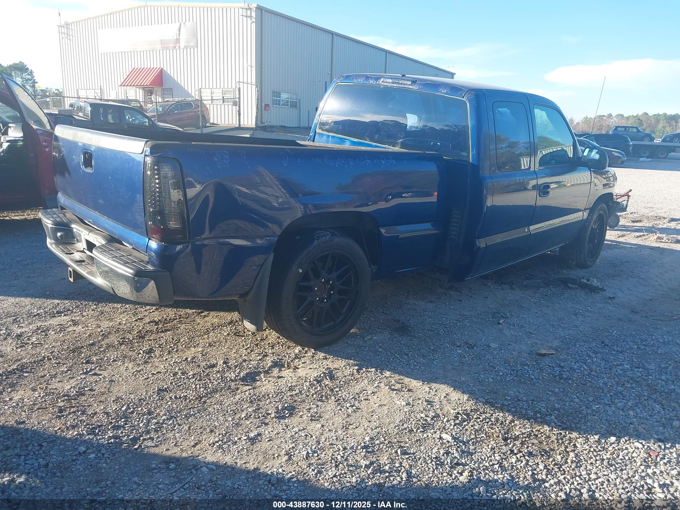 GMC SIERRA image 4