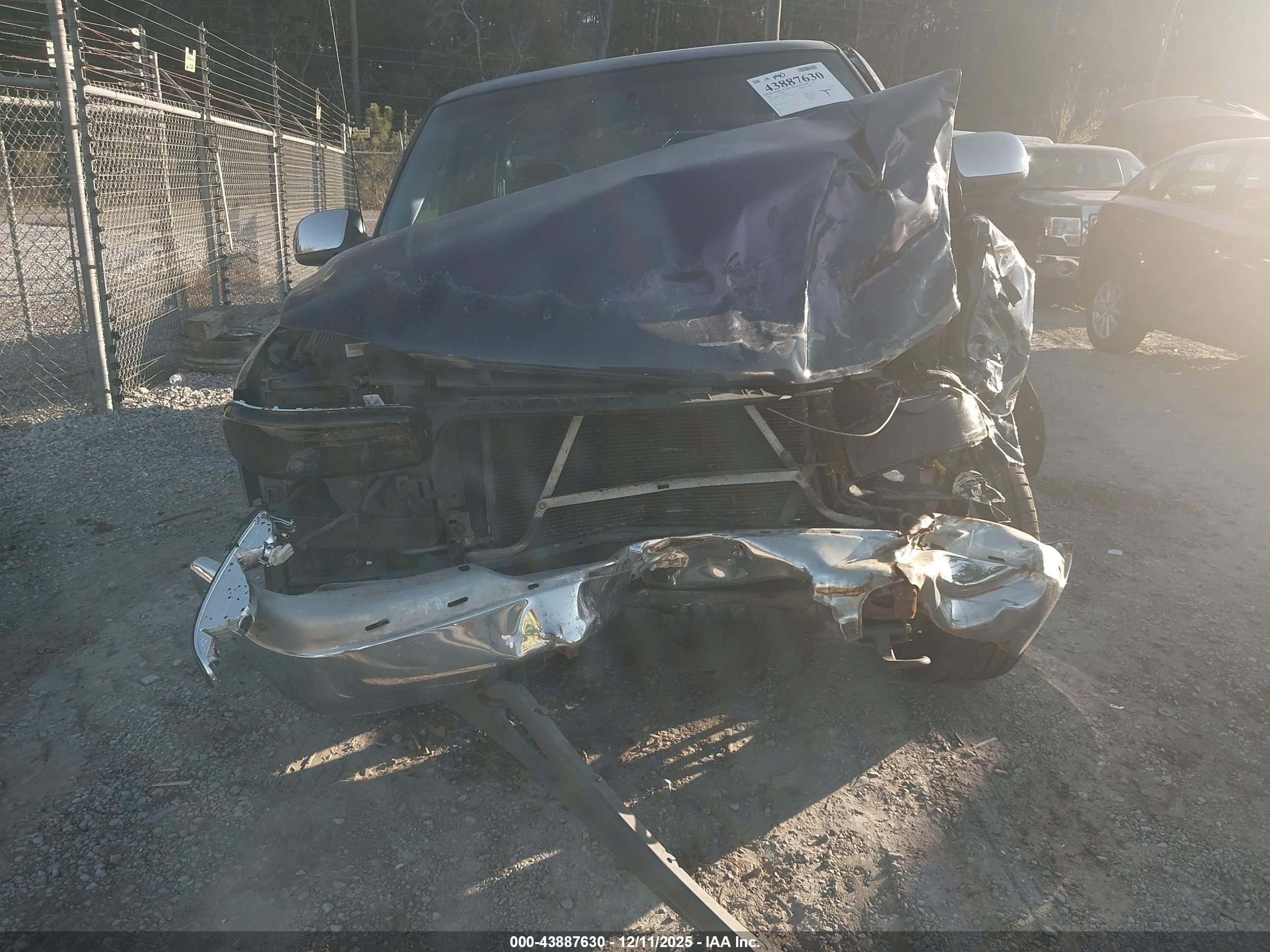 GMC SIERRA image 6