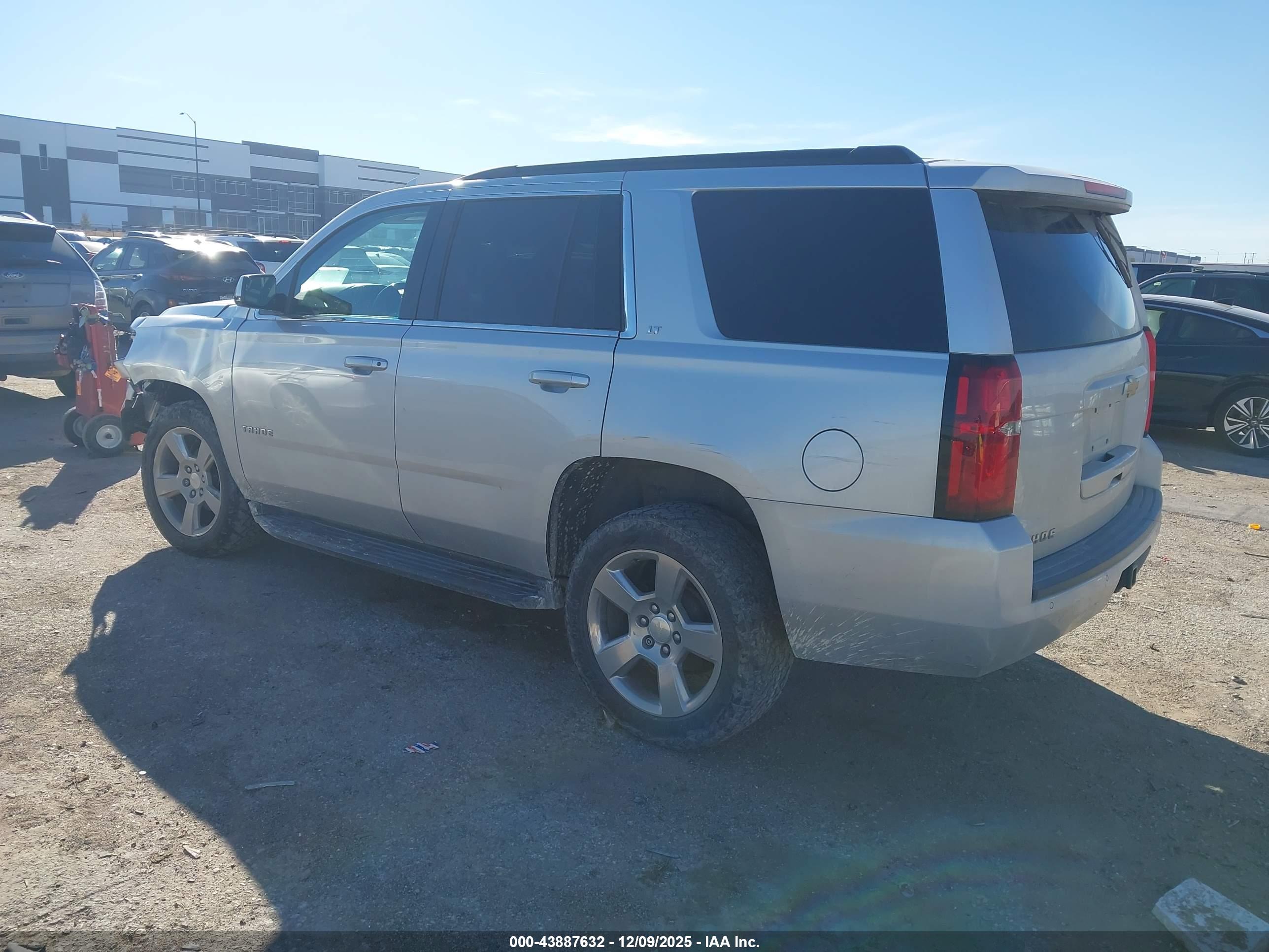 CHEVROLET TAHOE image 3