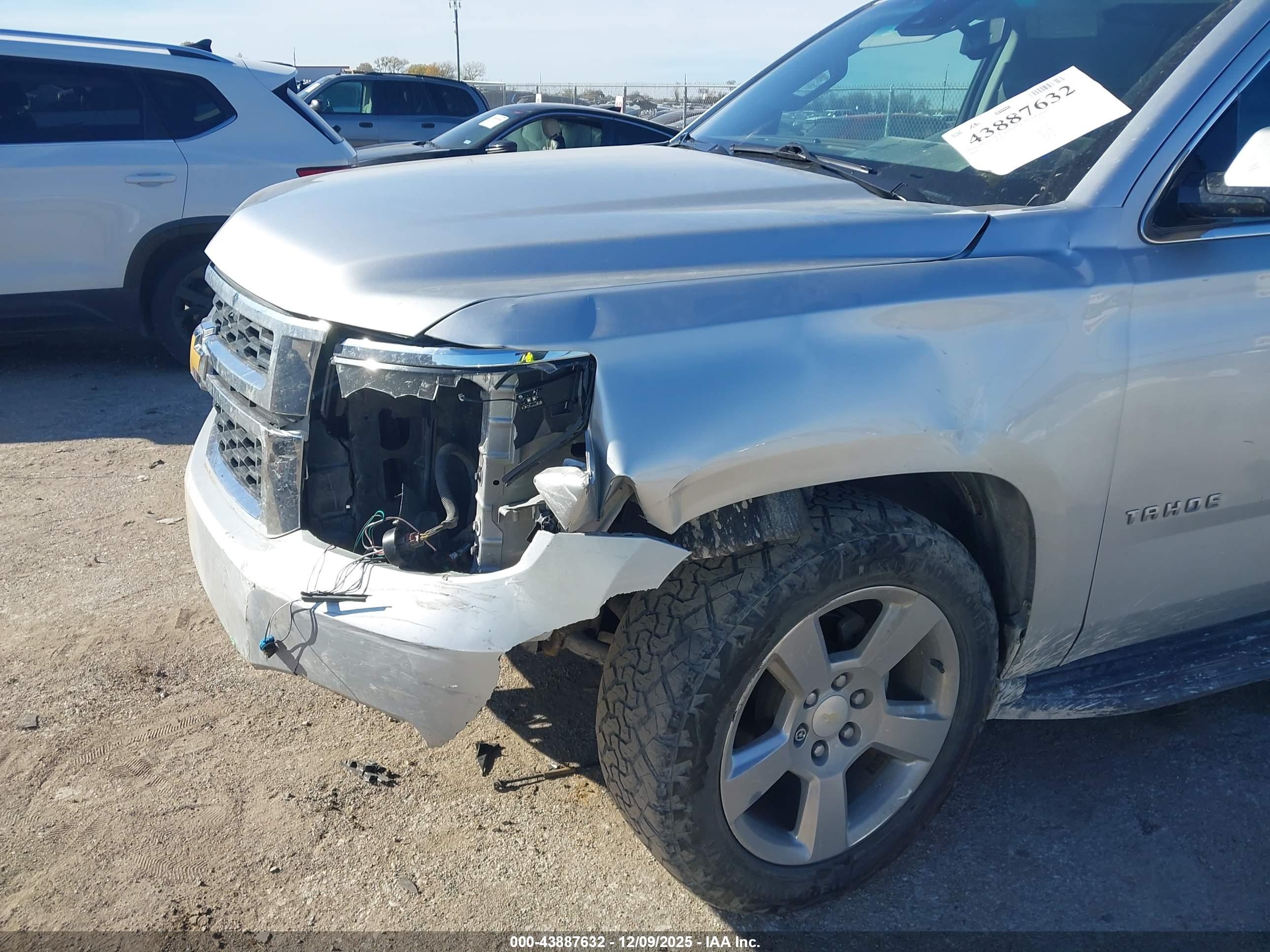 CHEVROLET TAHOE image 6