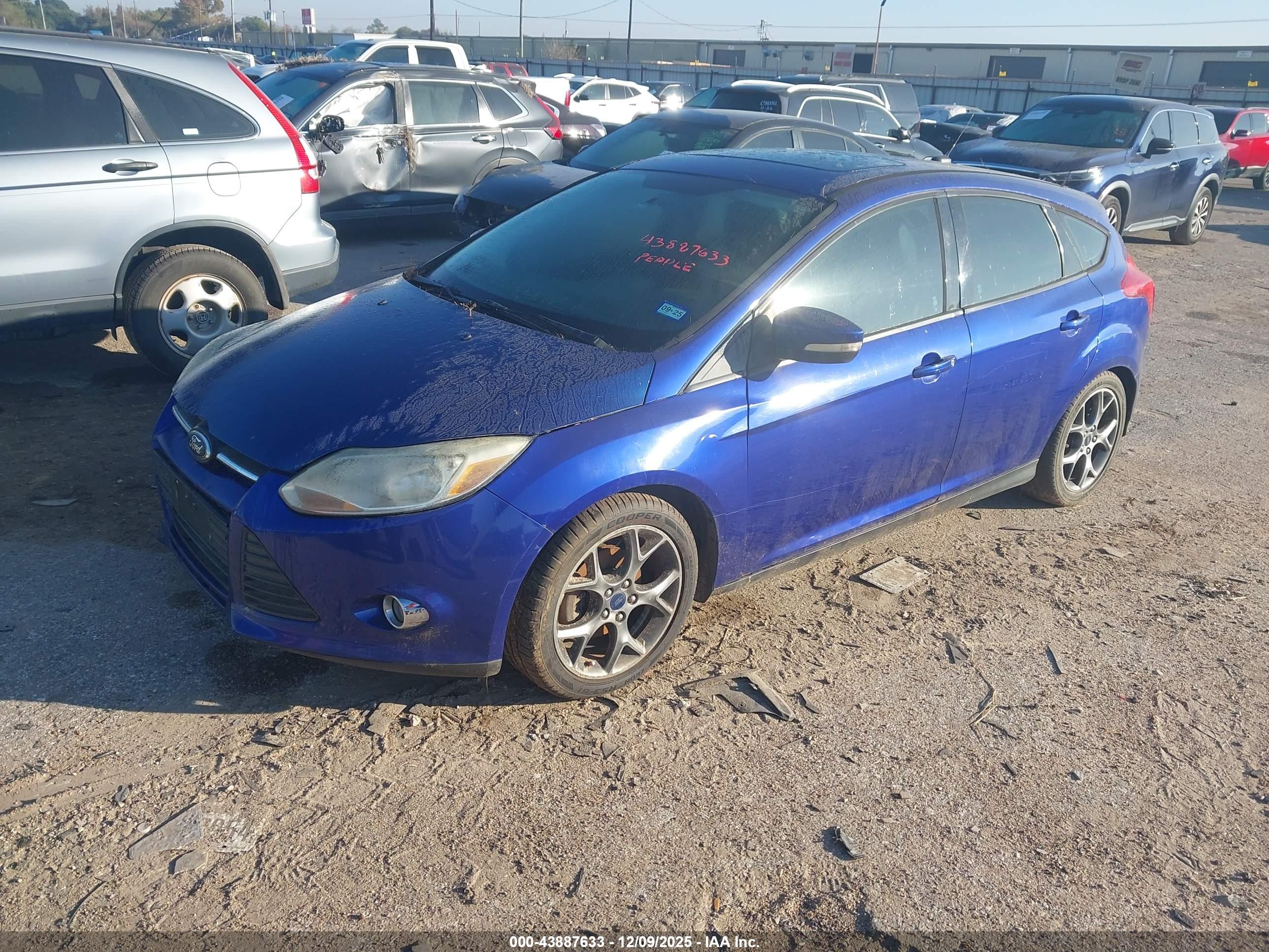 FORD FOCUS image 2