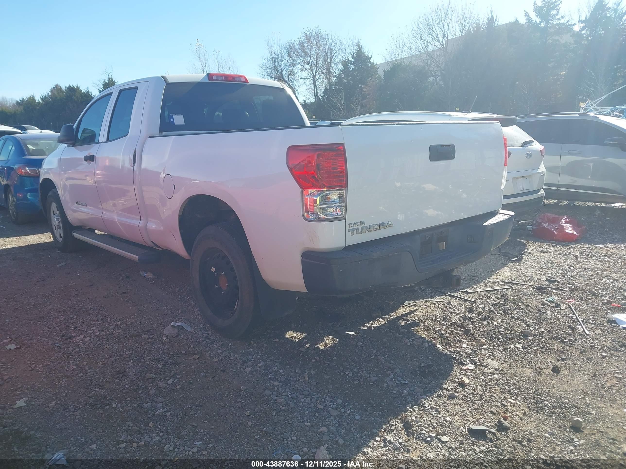 TOYOTA TUNDRA image 3