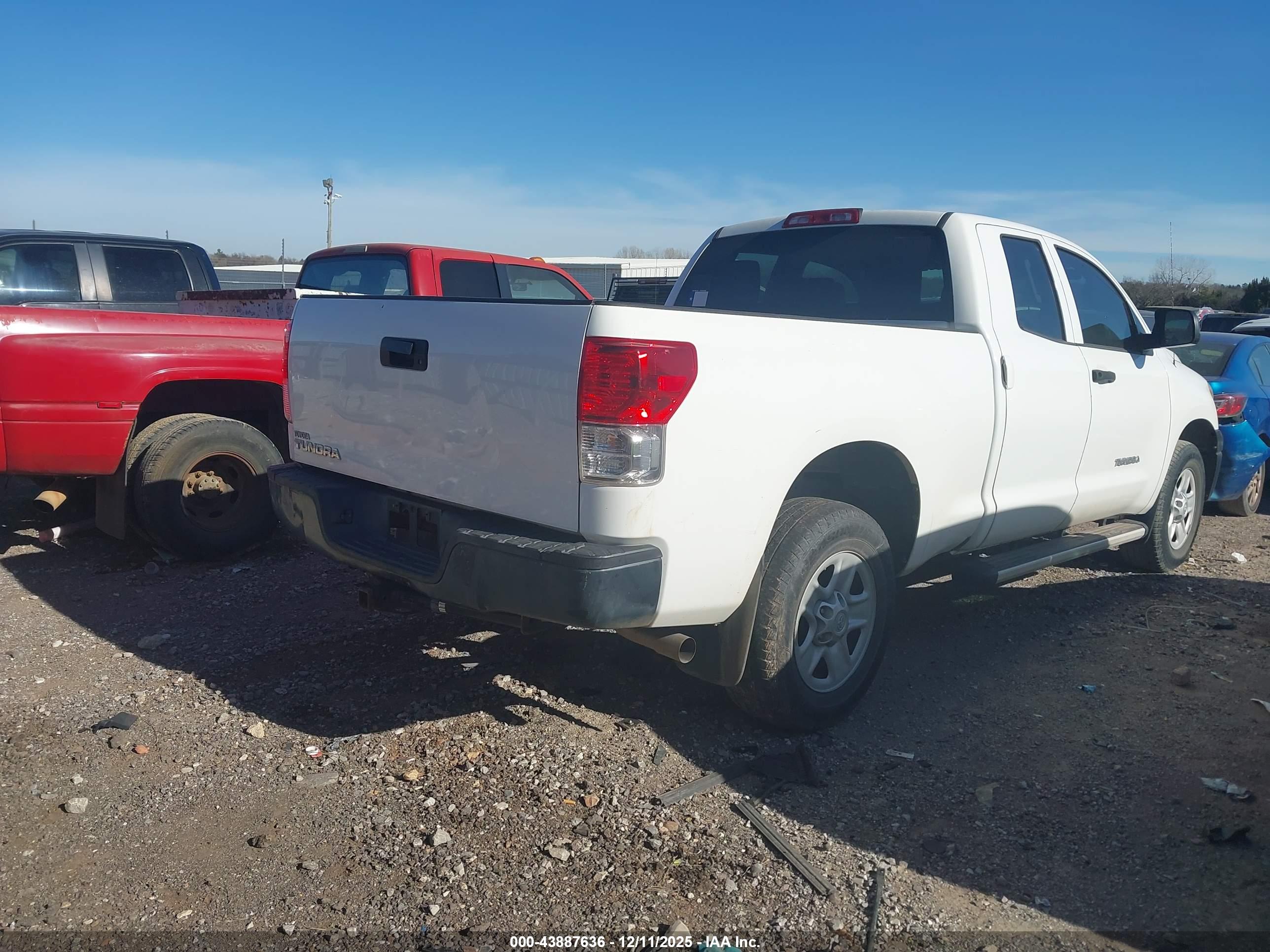 TOYOTA TUNDRA image 4