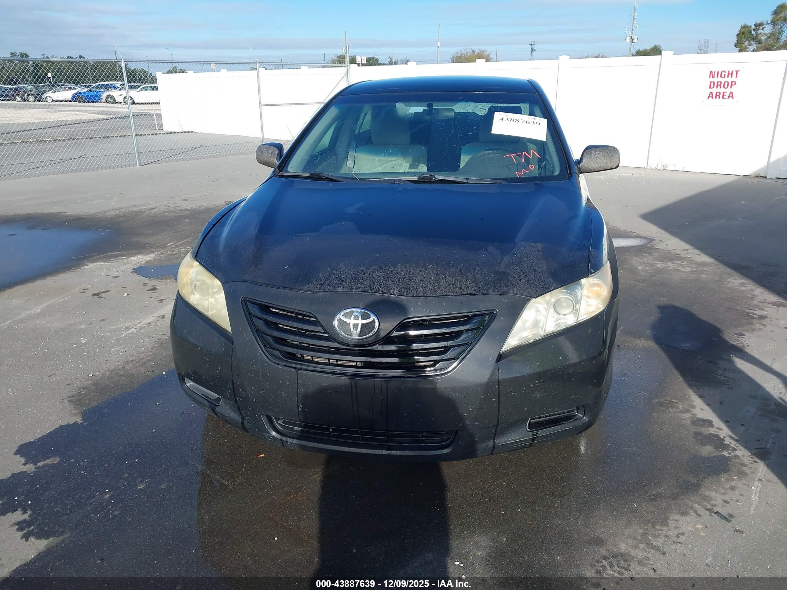 TOYOTA CAMRY image 6