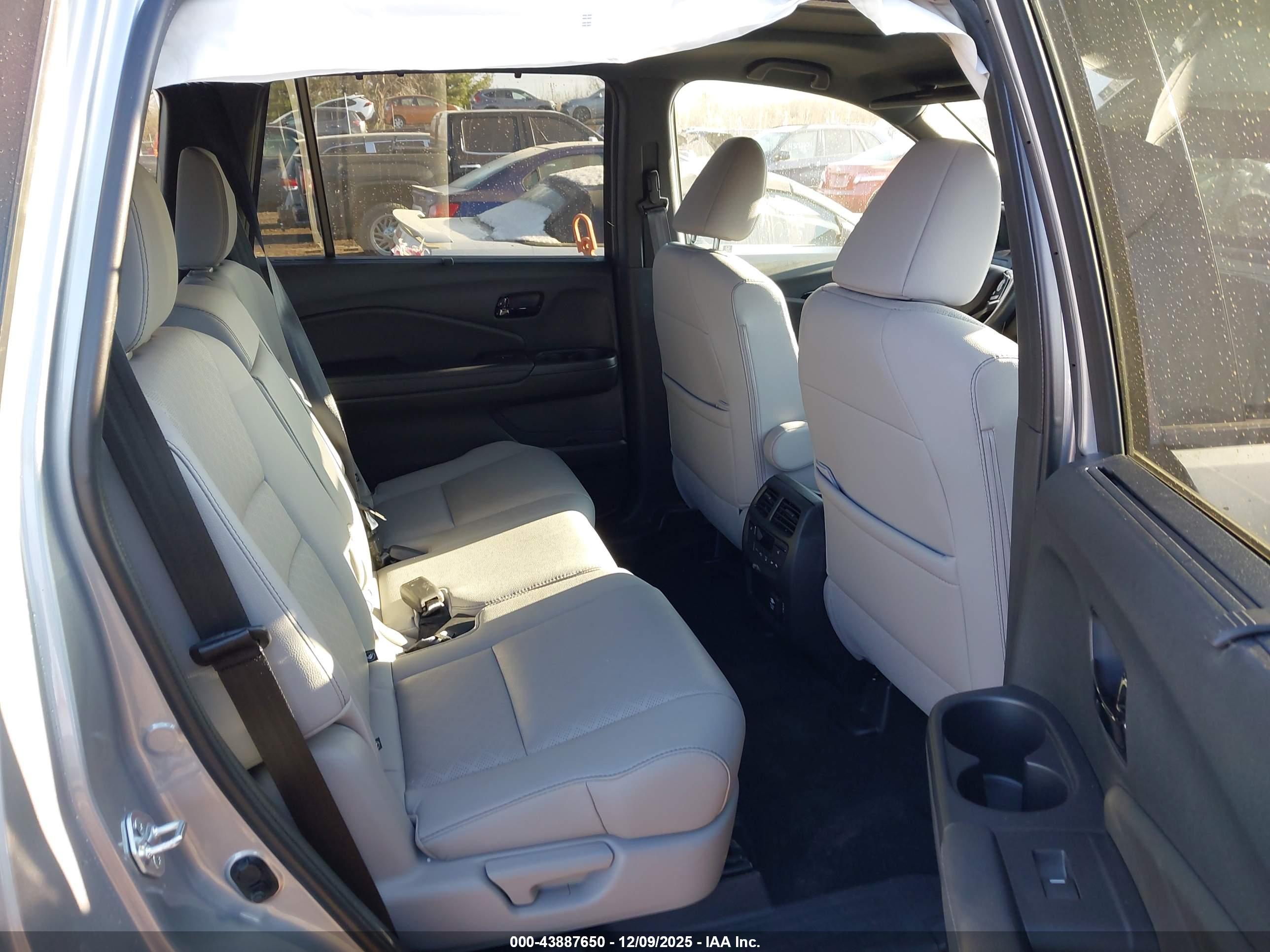 HONDA PASSPORT image 8