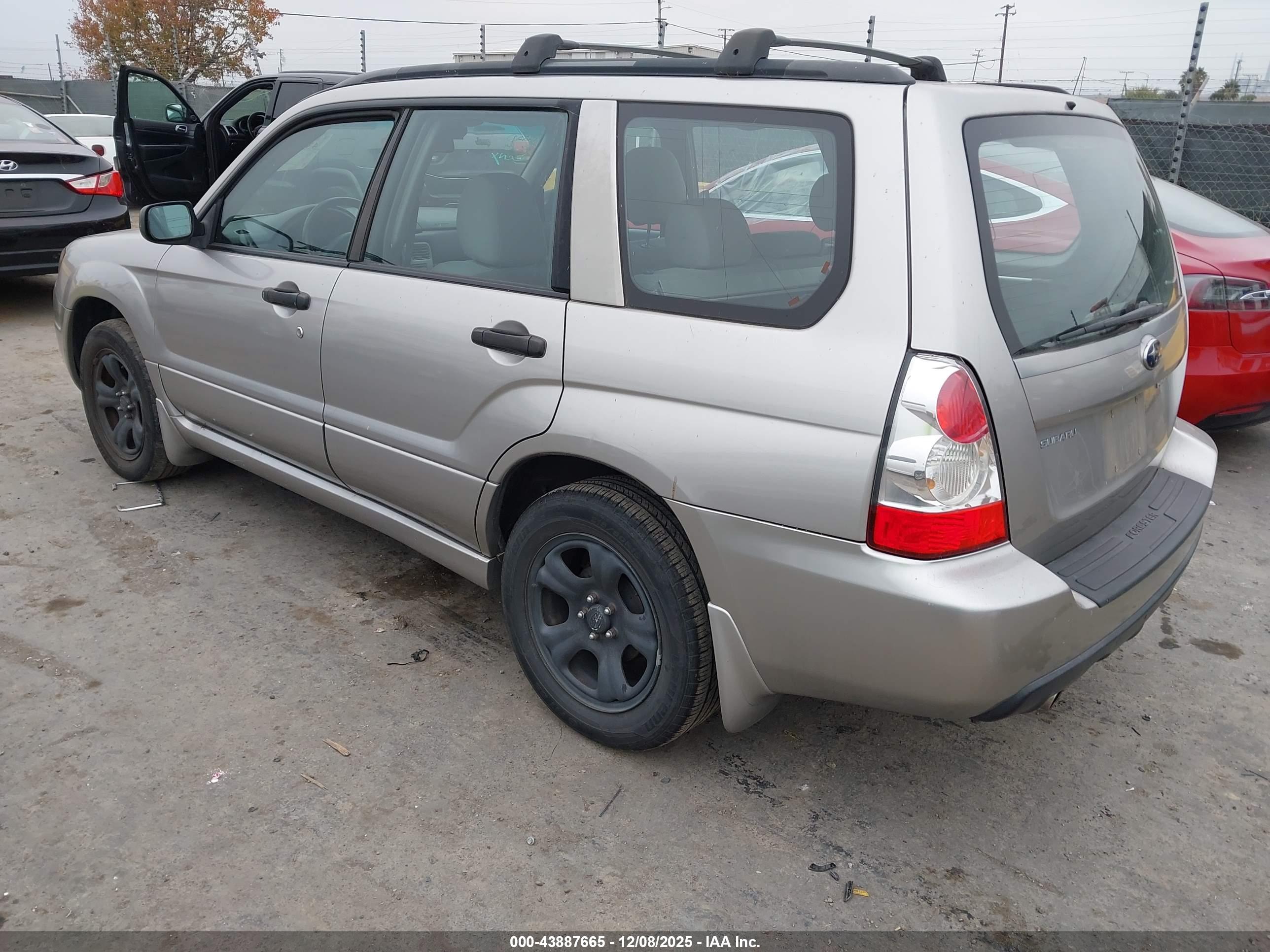 SUBARU FORESTER image 3