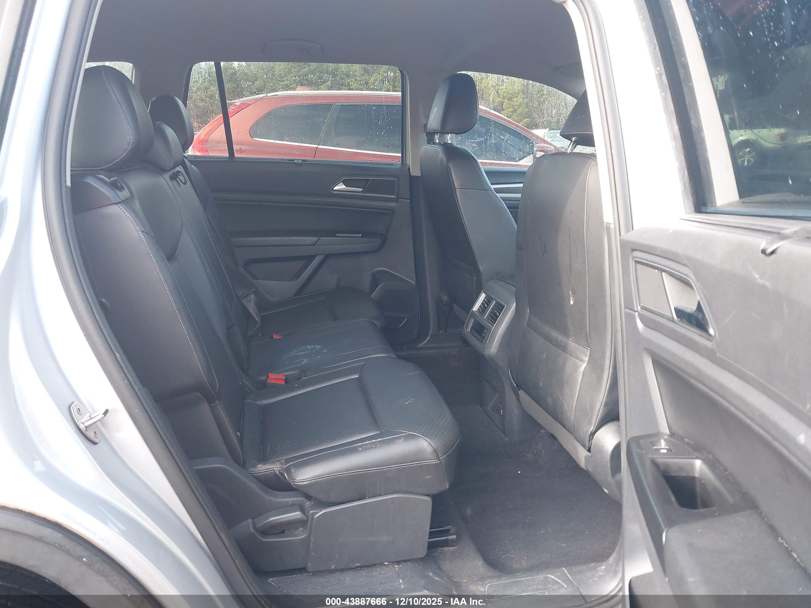 VOLKSWAGEN ATLAS image 8