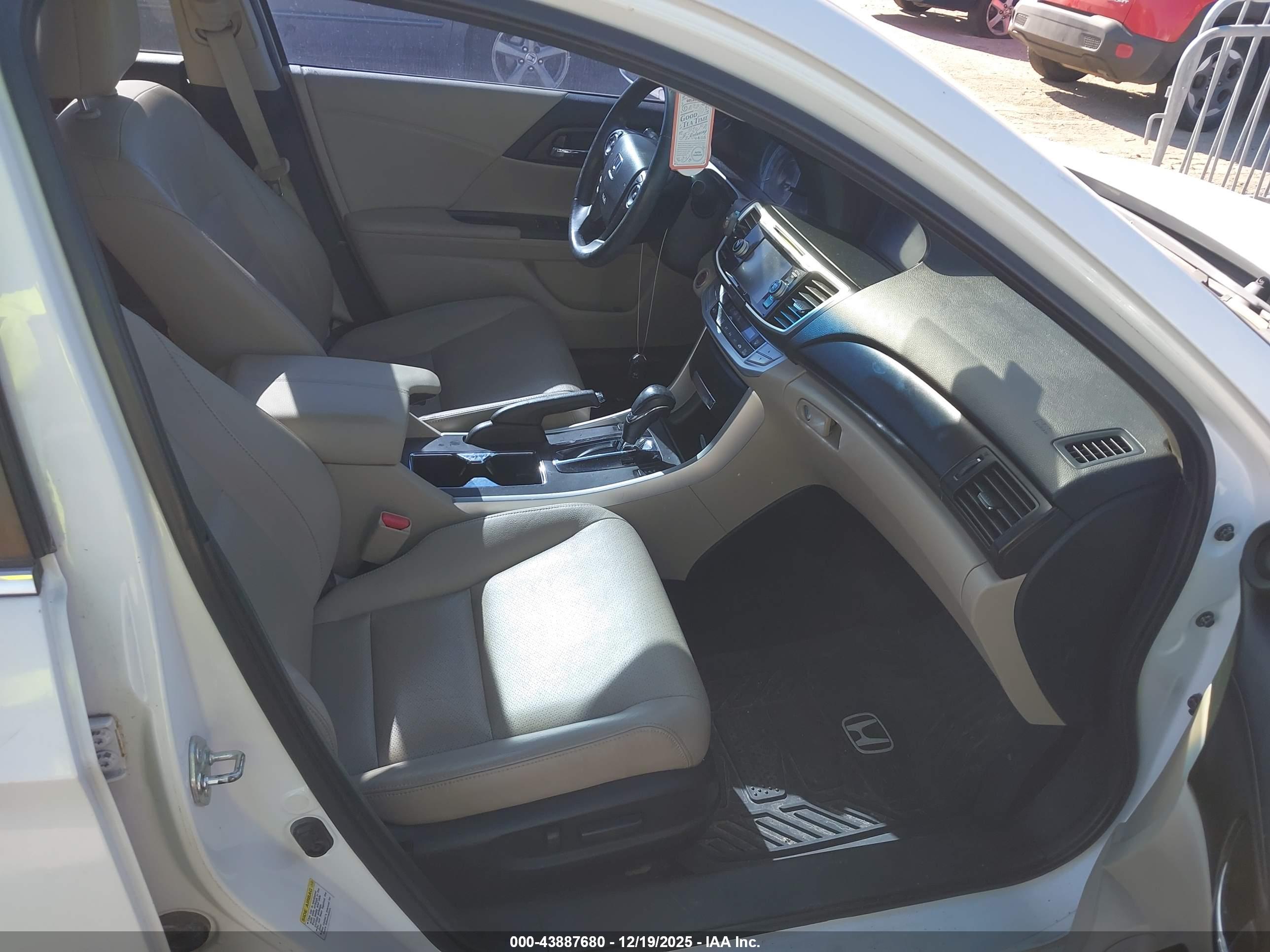 HONDA ACCORD image 5