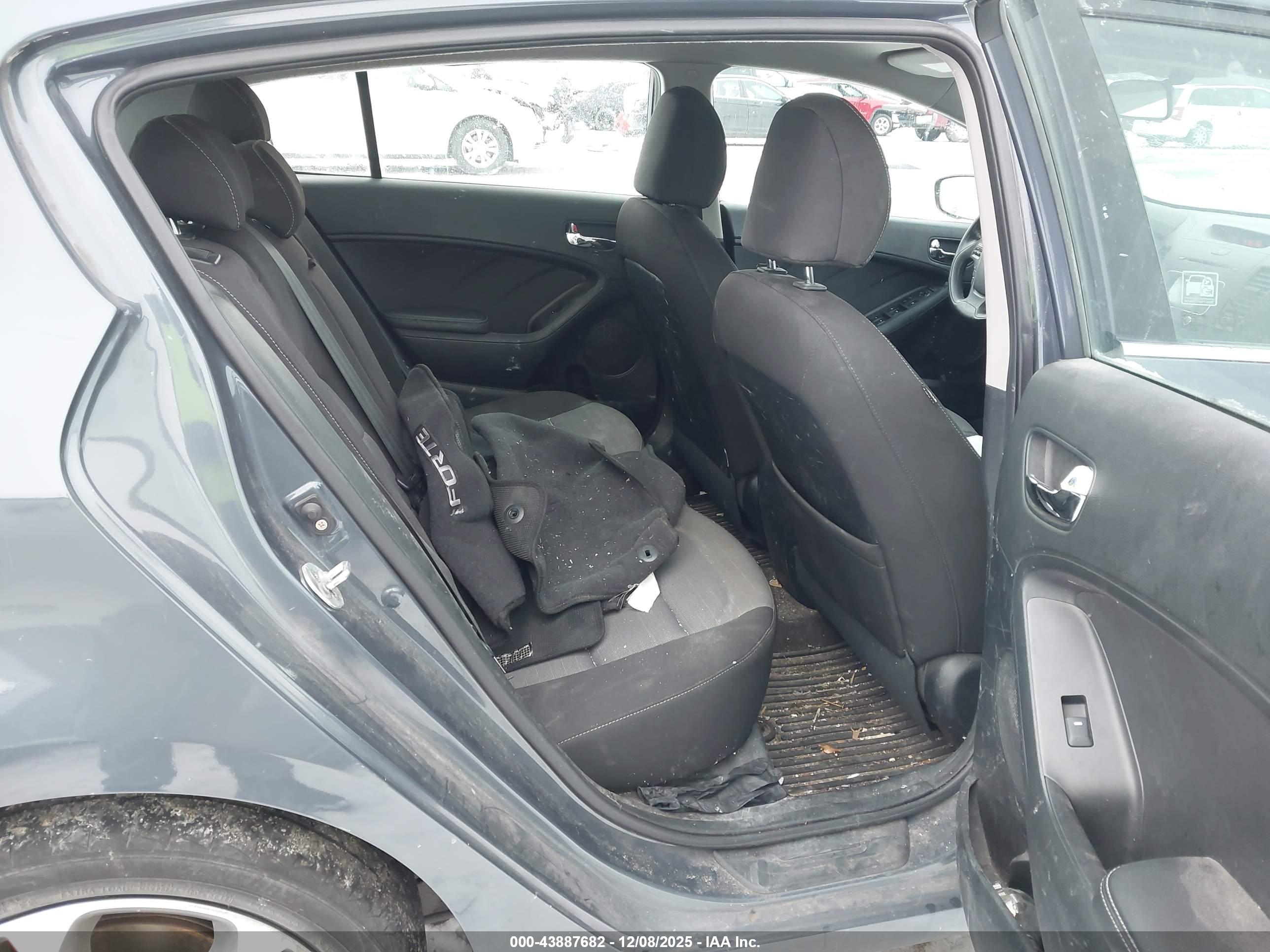 KIA FORTE image 8
