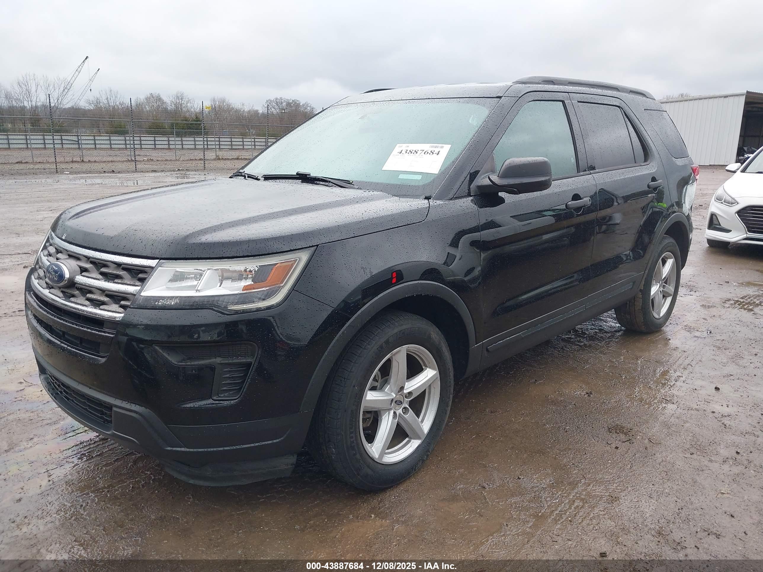 FORD EXPLORER image 2
